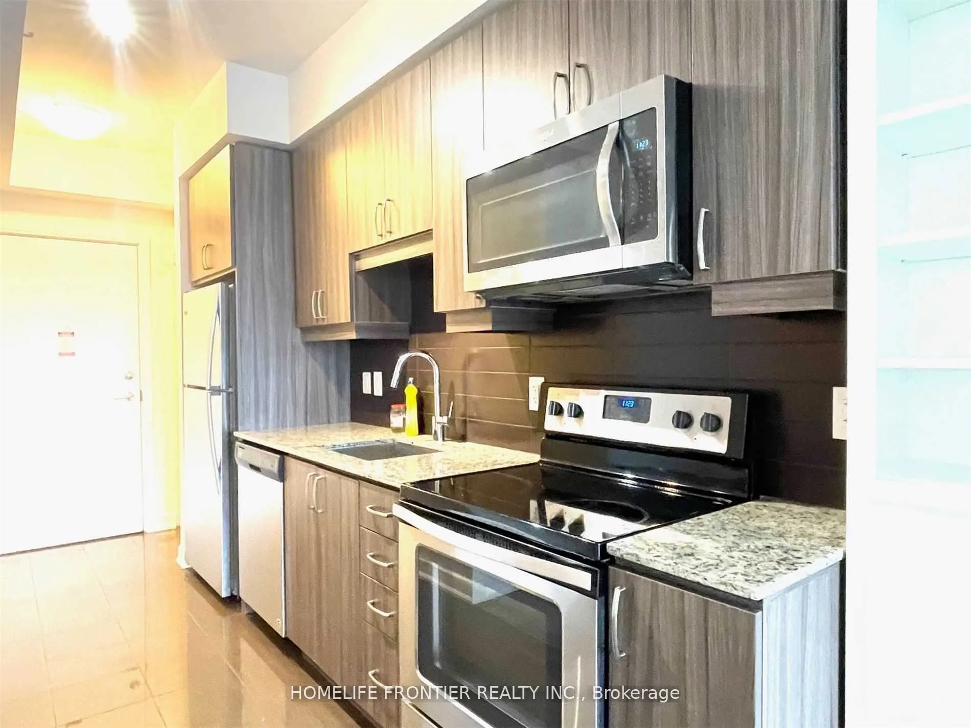 9201 Yonge Street, #1702