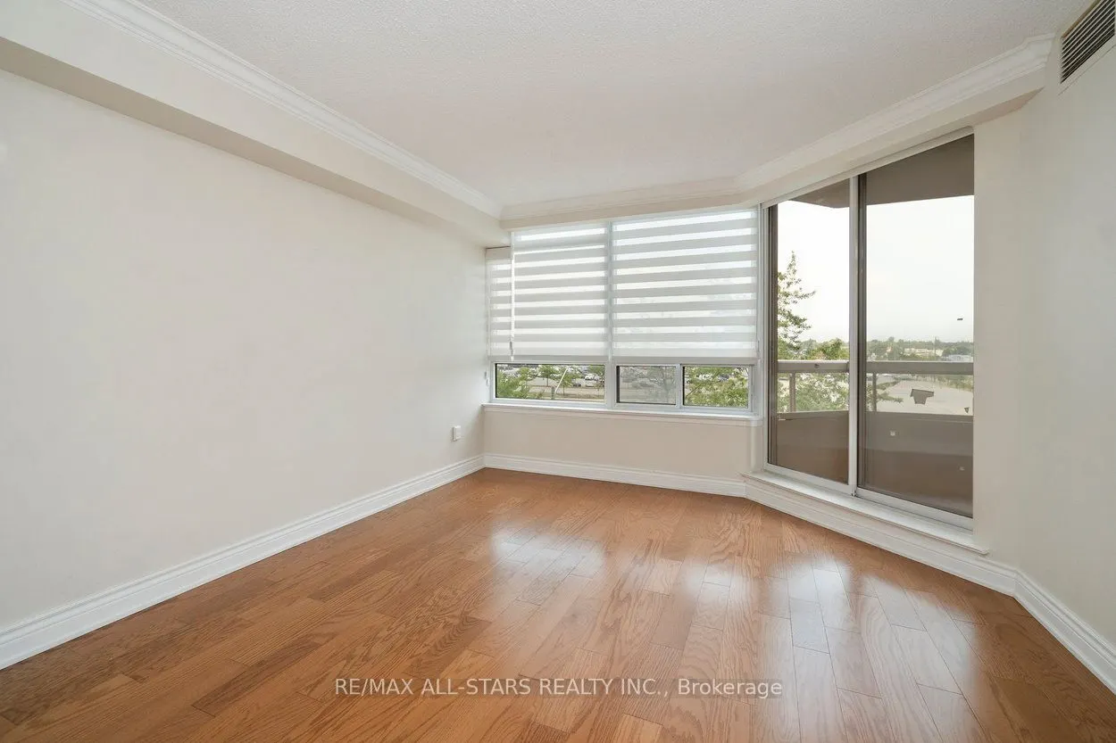610 Bullock Drive, #404