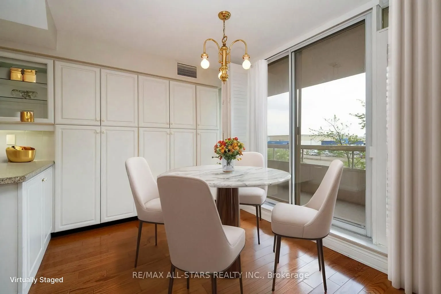 610 Bullock Drive, #404