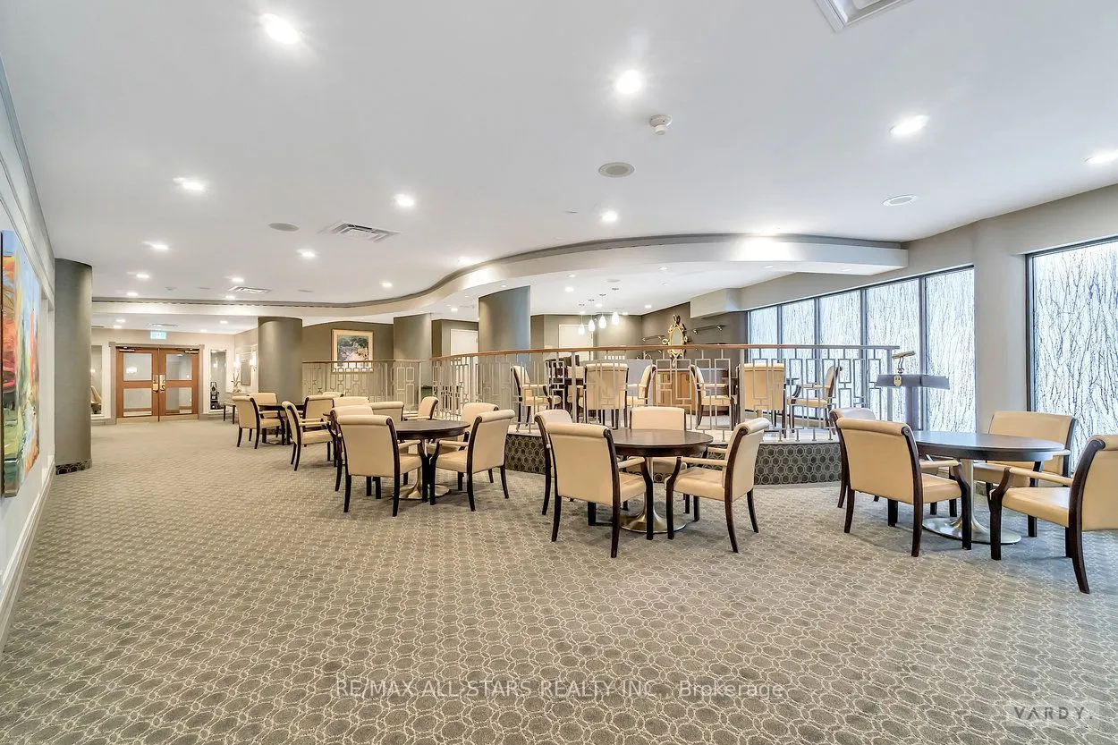 610 Bullock Drive, #404