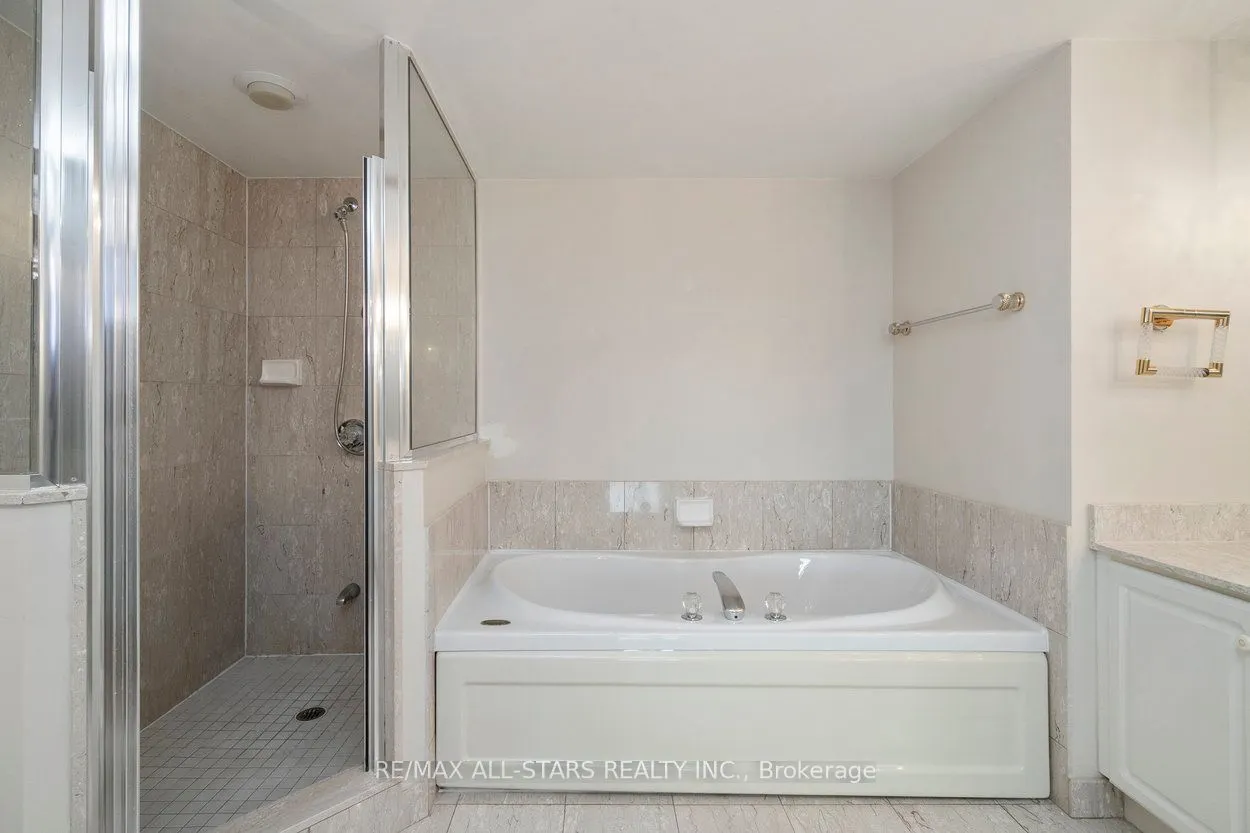 610 Bullock Drive, #404