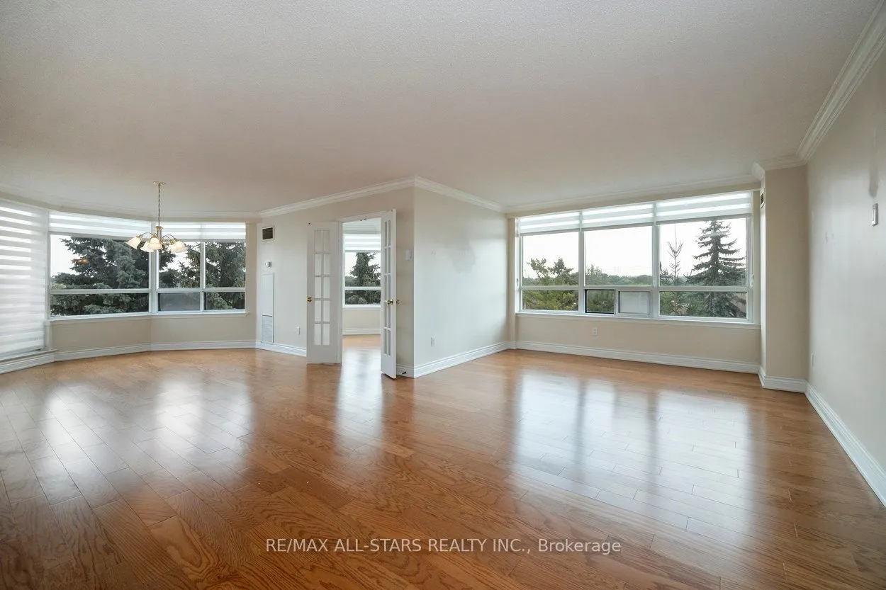 610 Bullock Drive, #404