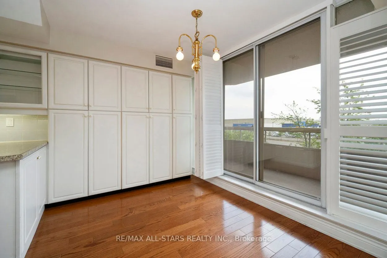 610 Bullock Drive, #404