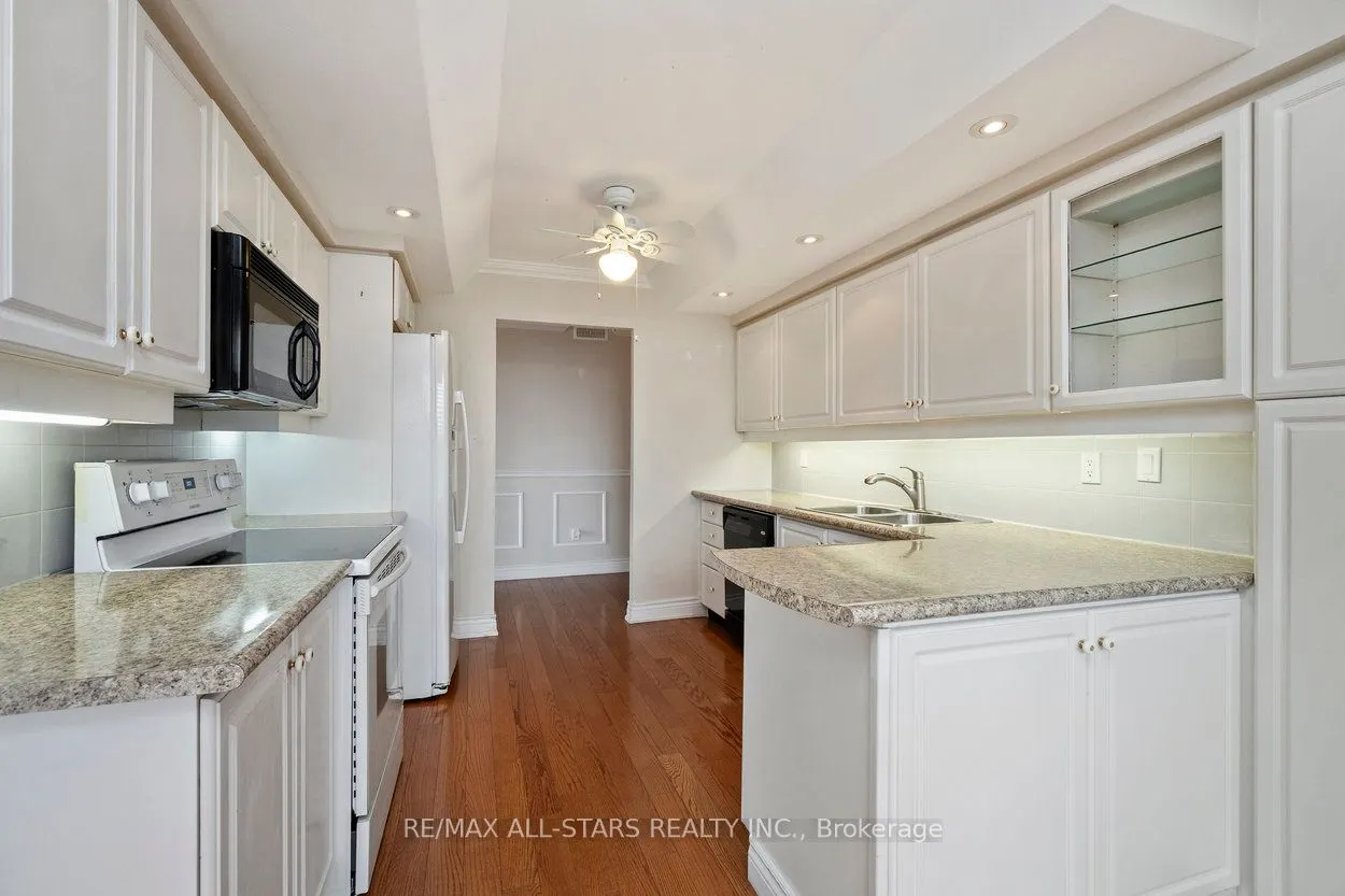 610 Bullock Drive, #404