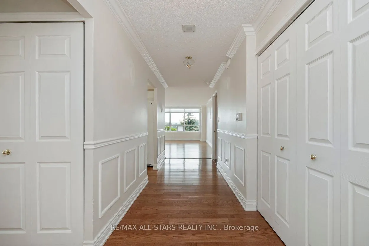 610 Bullock Drive, #404