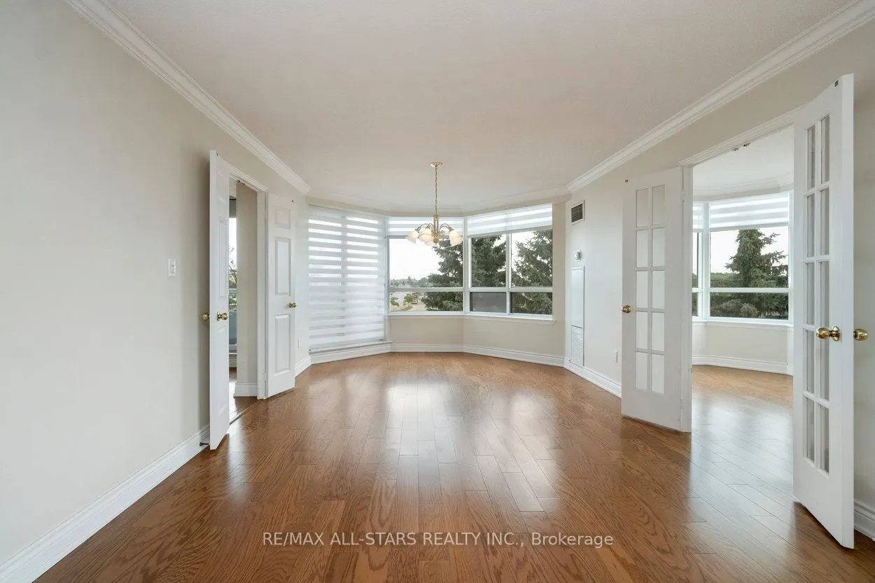 610 Bullock Drive, #404