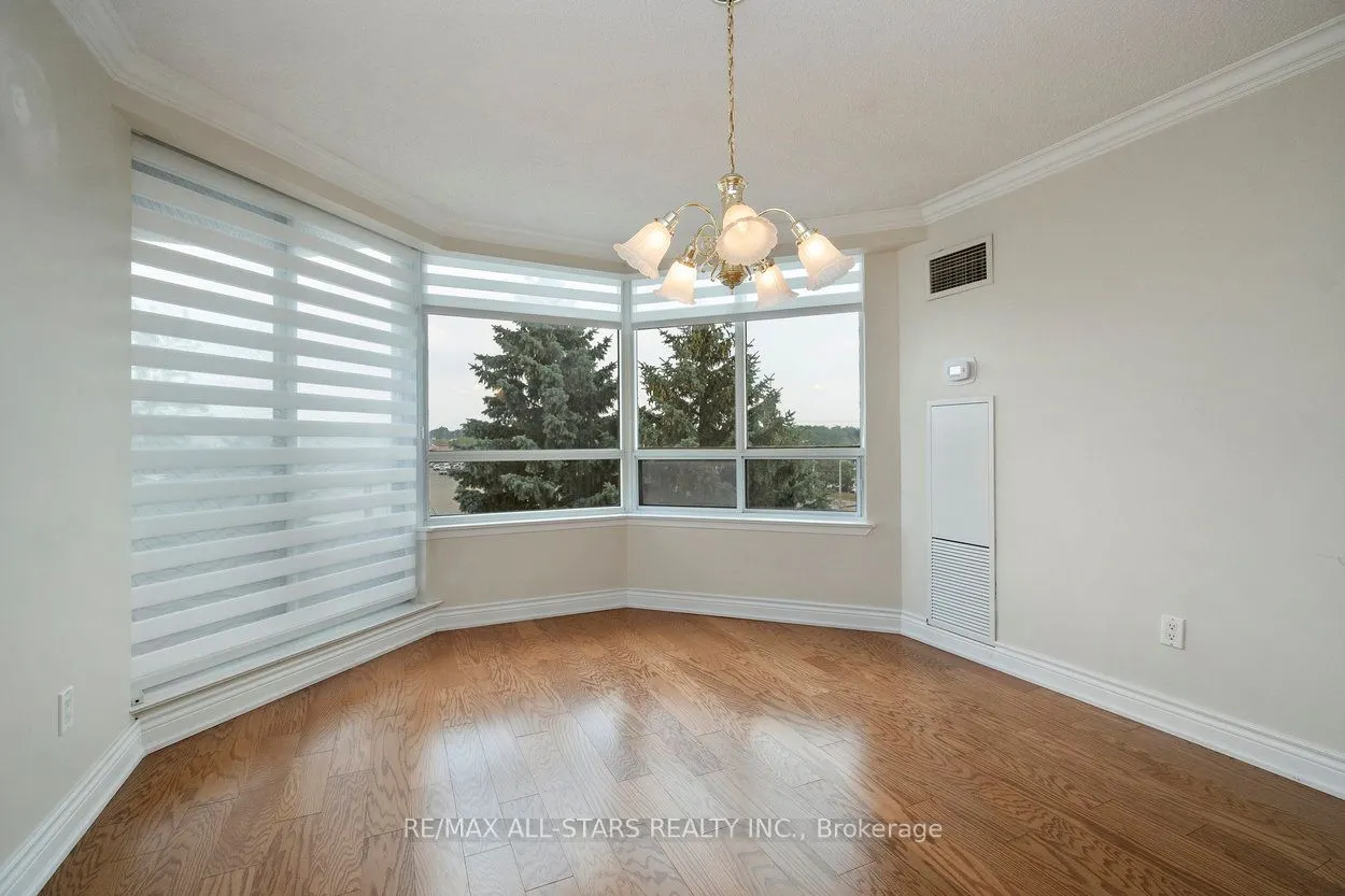 610 Bullock Drive, #404