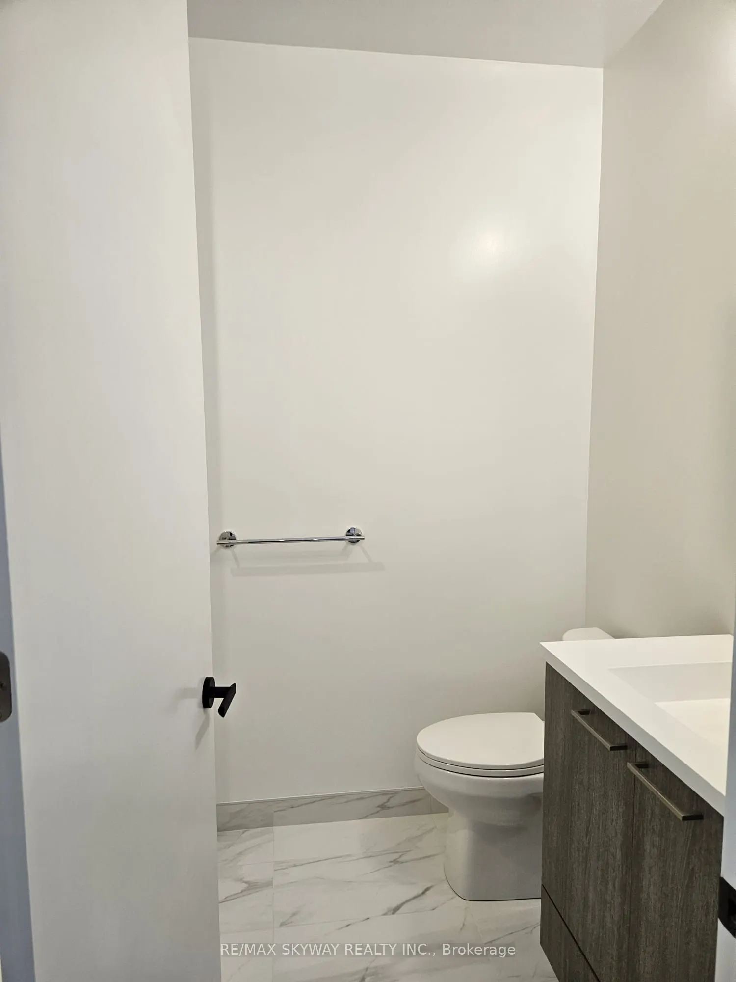 225 Commerce Street, #5810