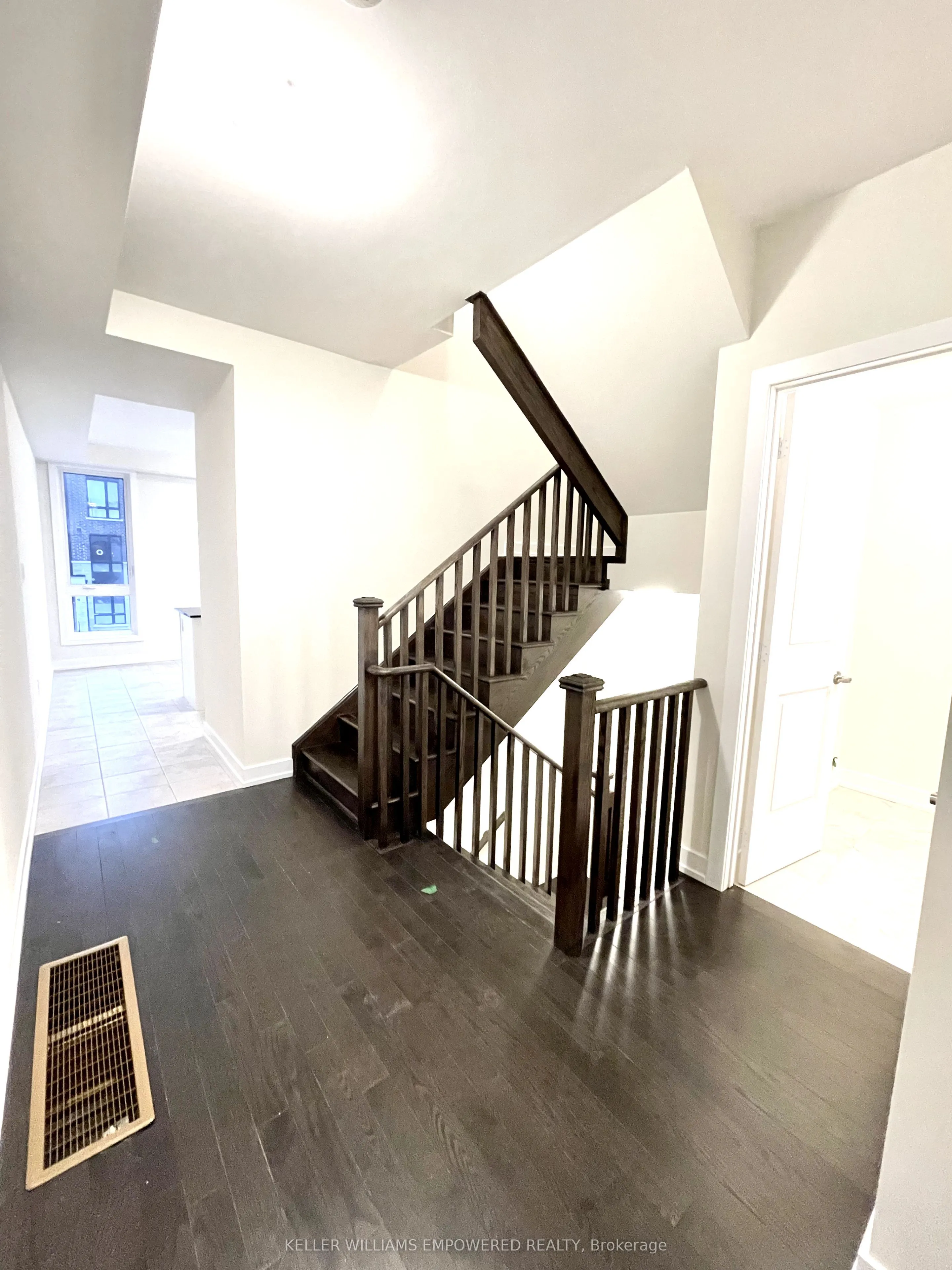 112 Stauffer Crescent