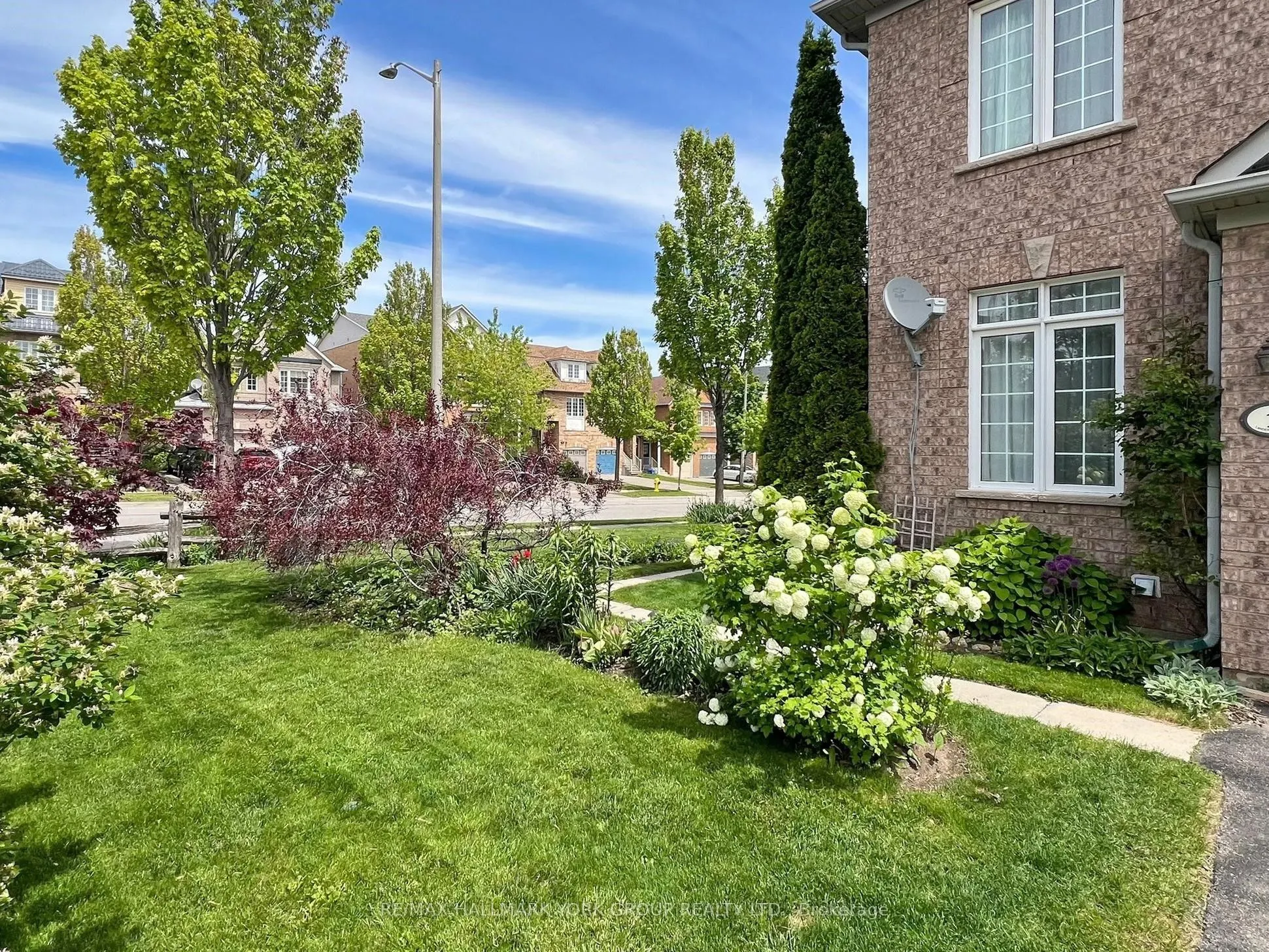 1 Lander Crescent