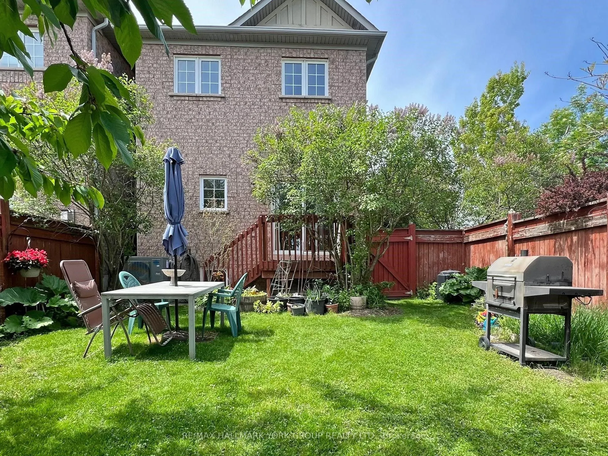 1 Lander Crescent
