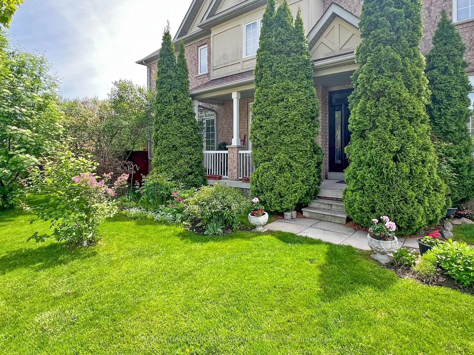 1 Lander Crescent