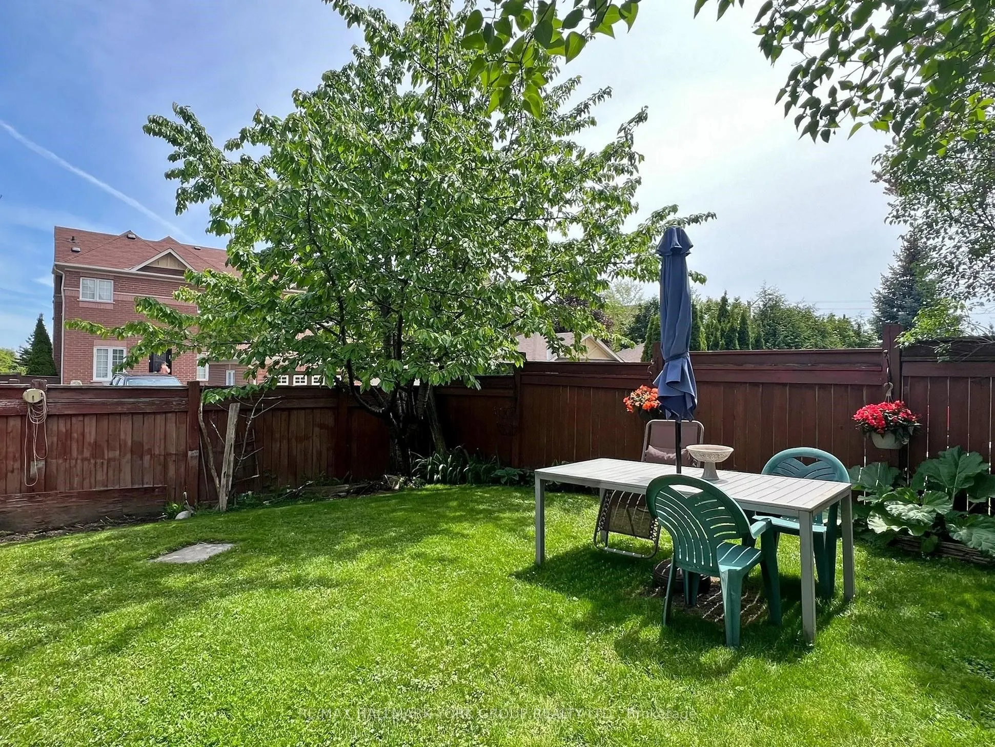 1 Lander Crescent