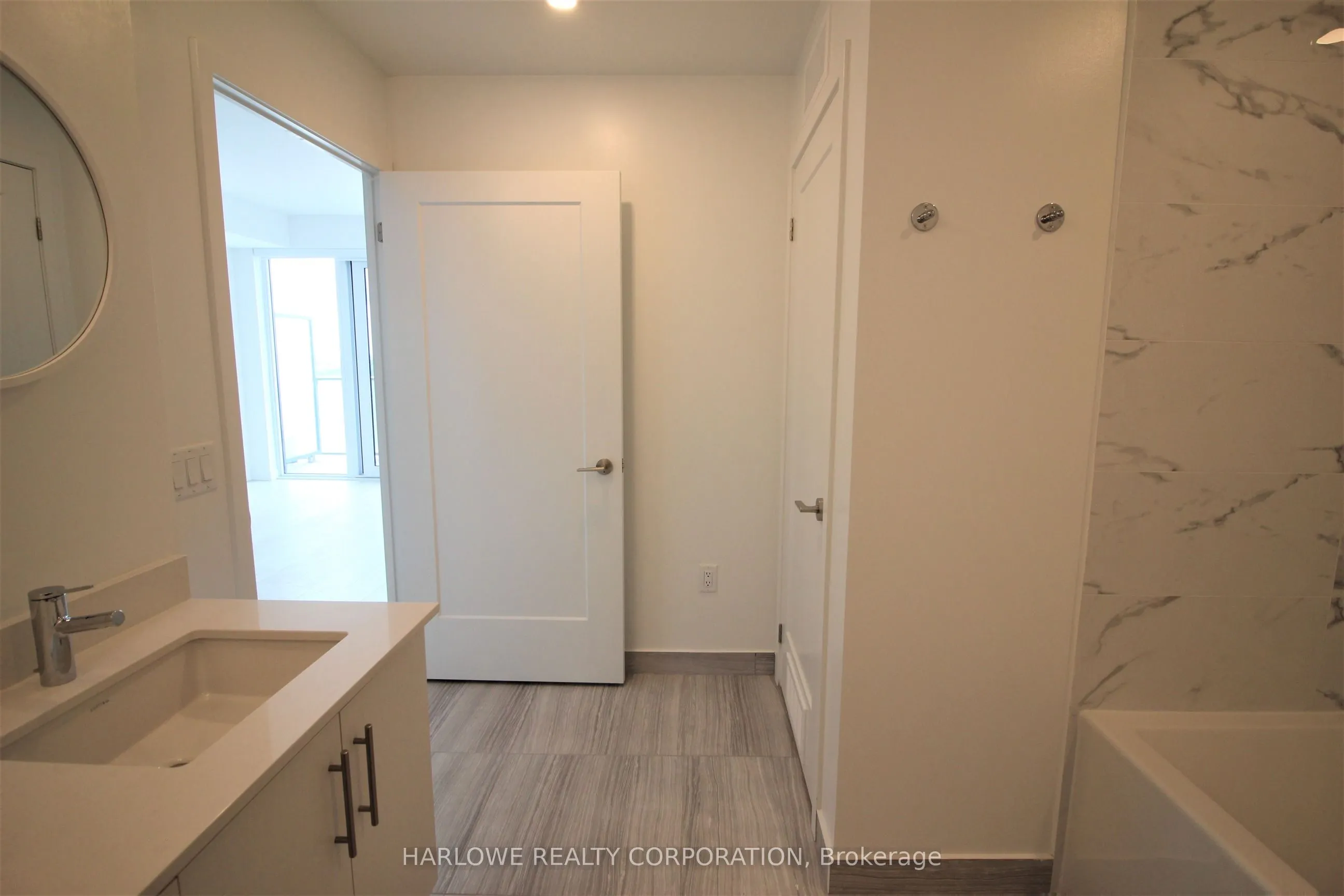 95 Oneida Crescent, #1702
