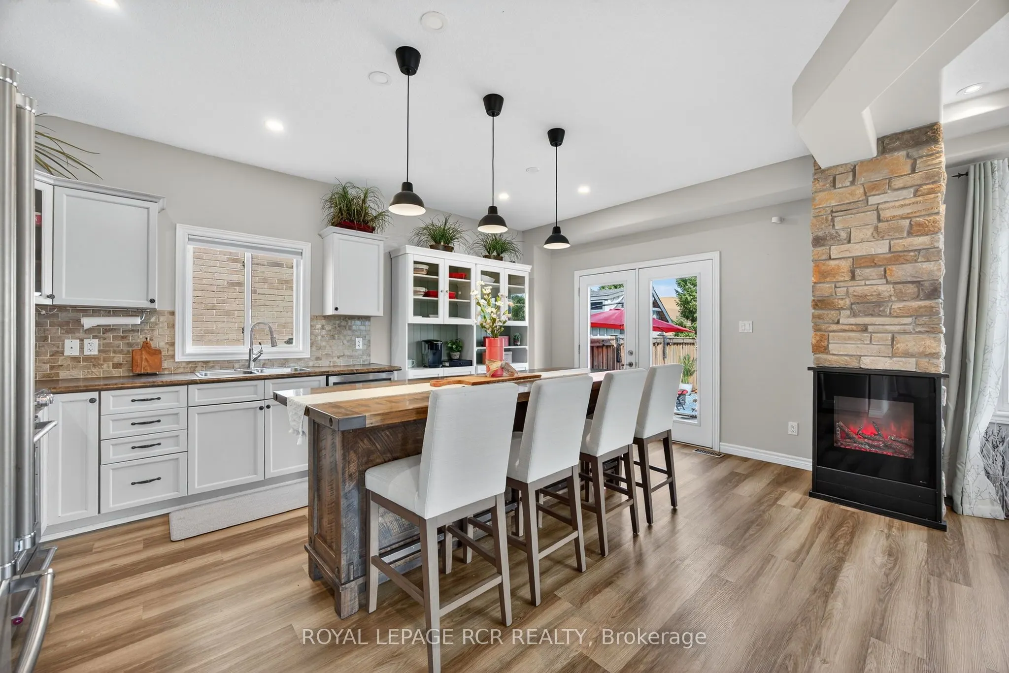 2 Irwin Crescent
