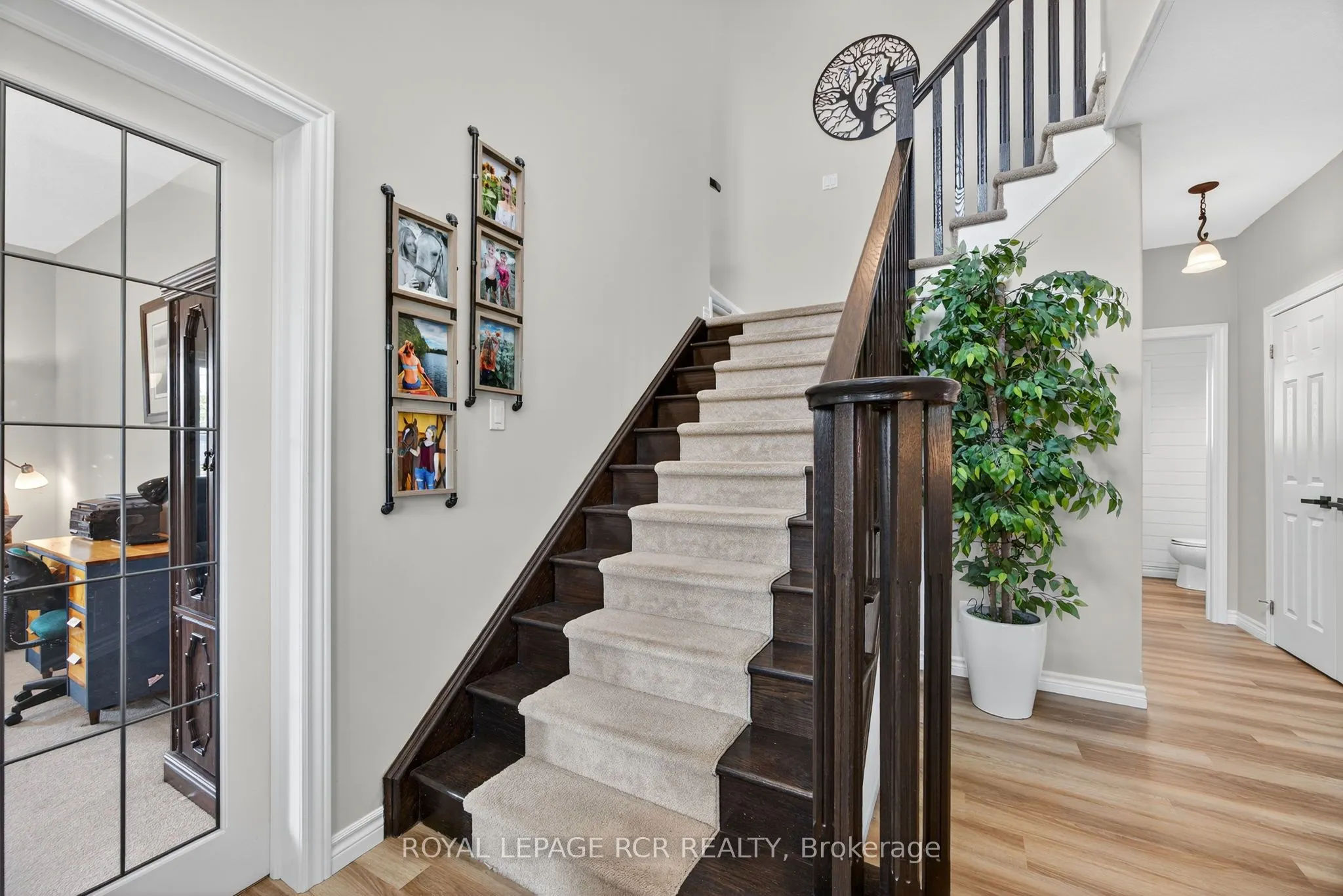 2 Irwin Crescent