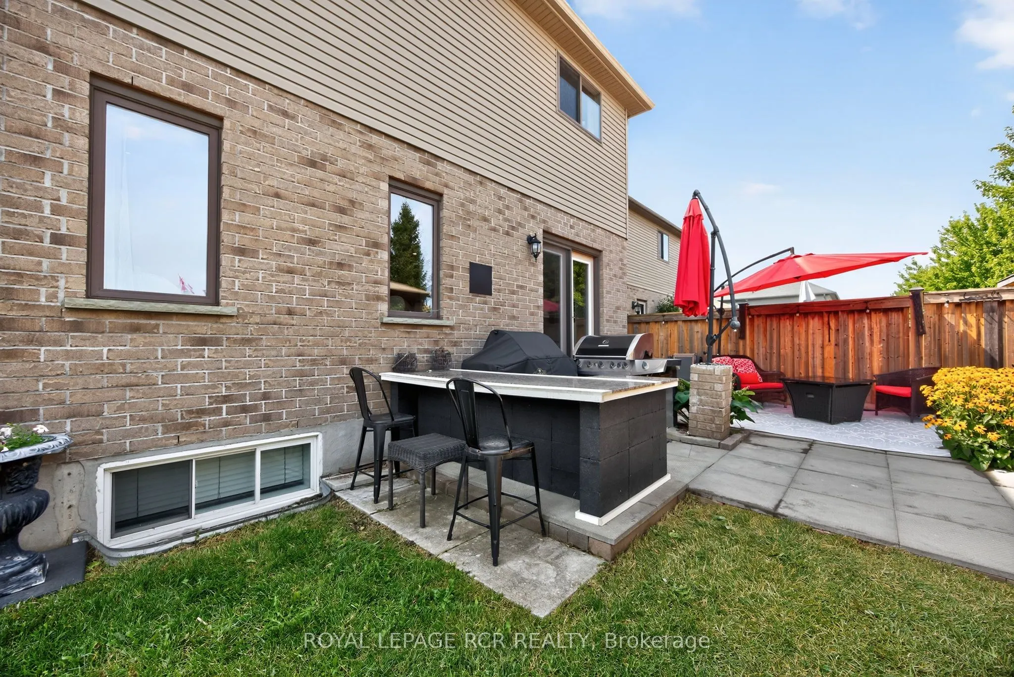 2 Irwin Crescent