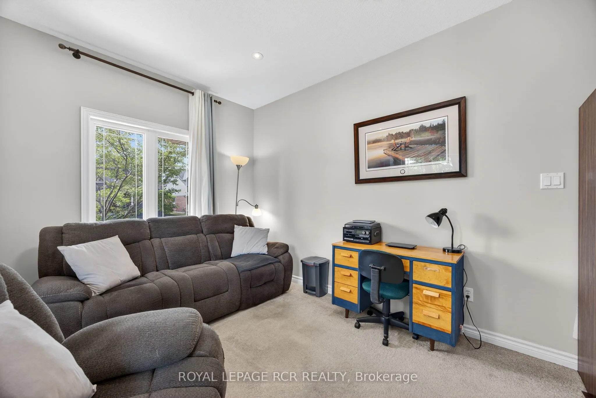 2 Irwin Crescent