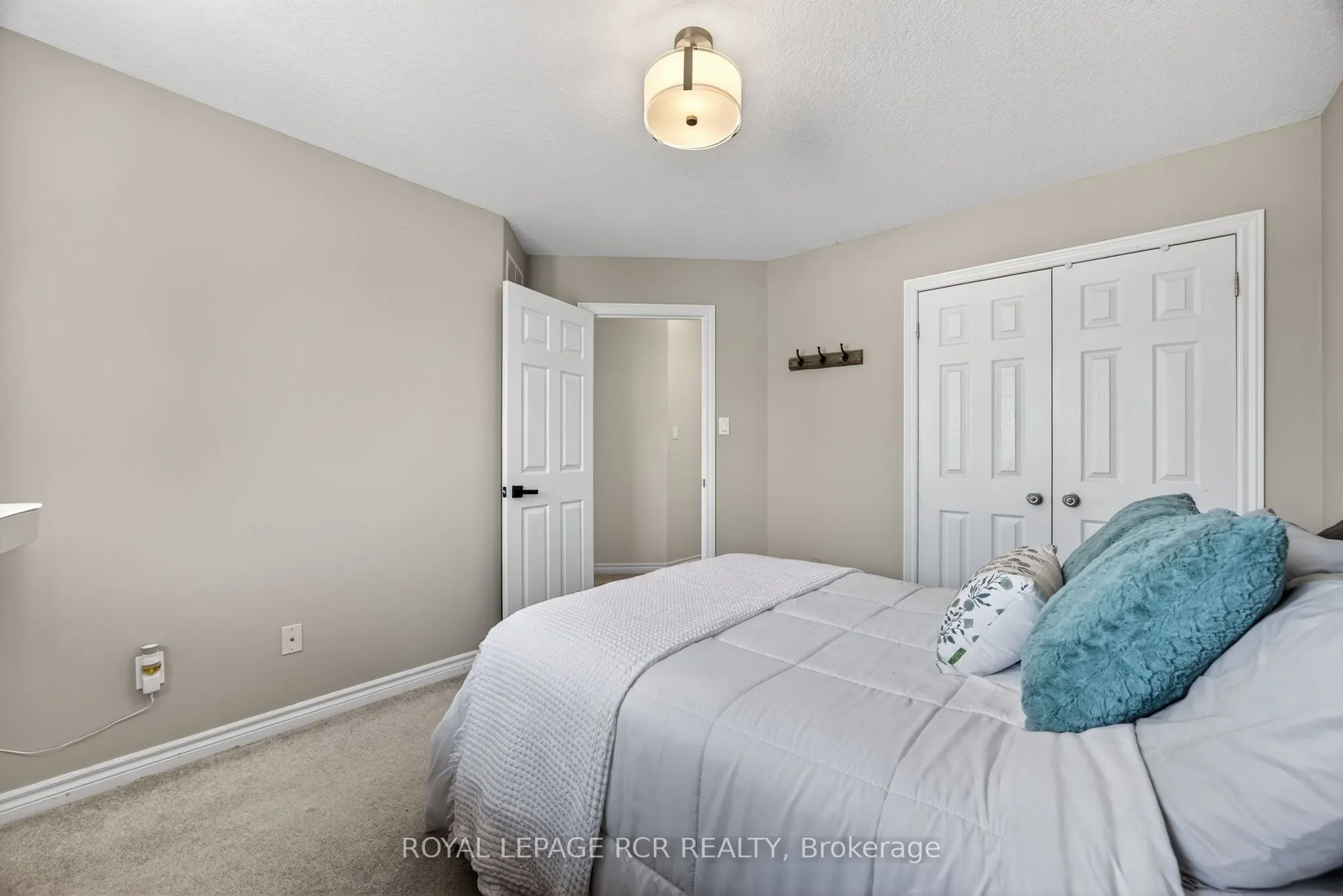 2 Irwin Crescent