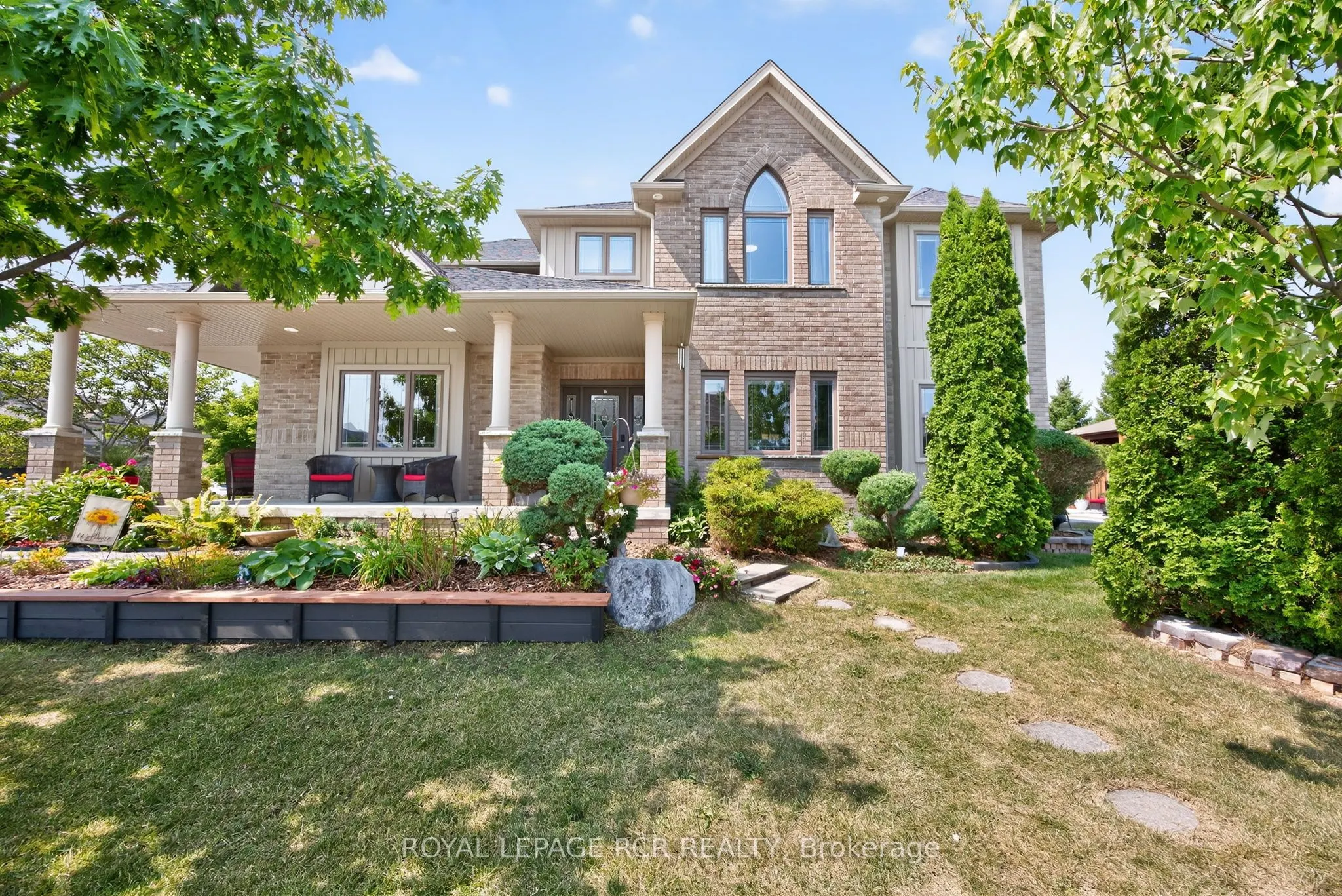 2 Irwin Crescent