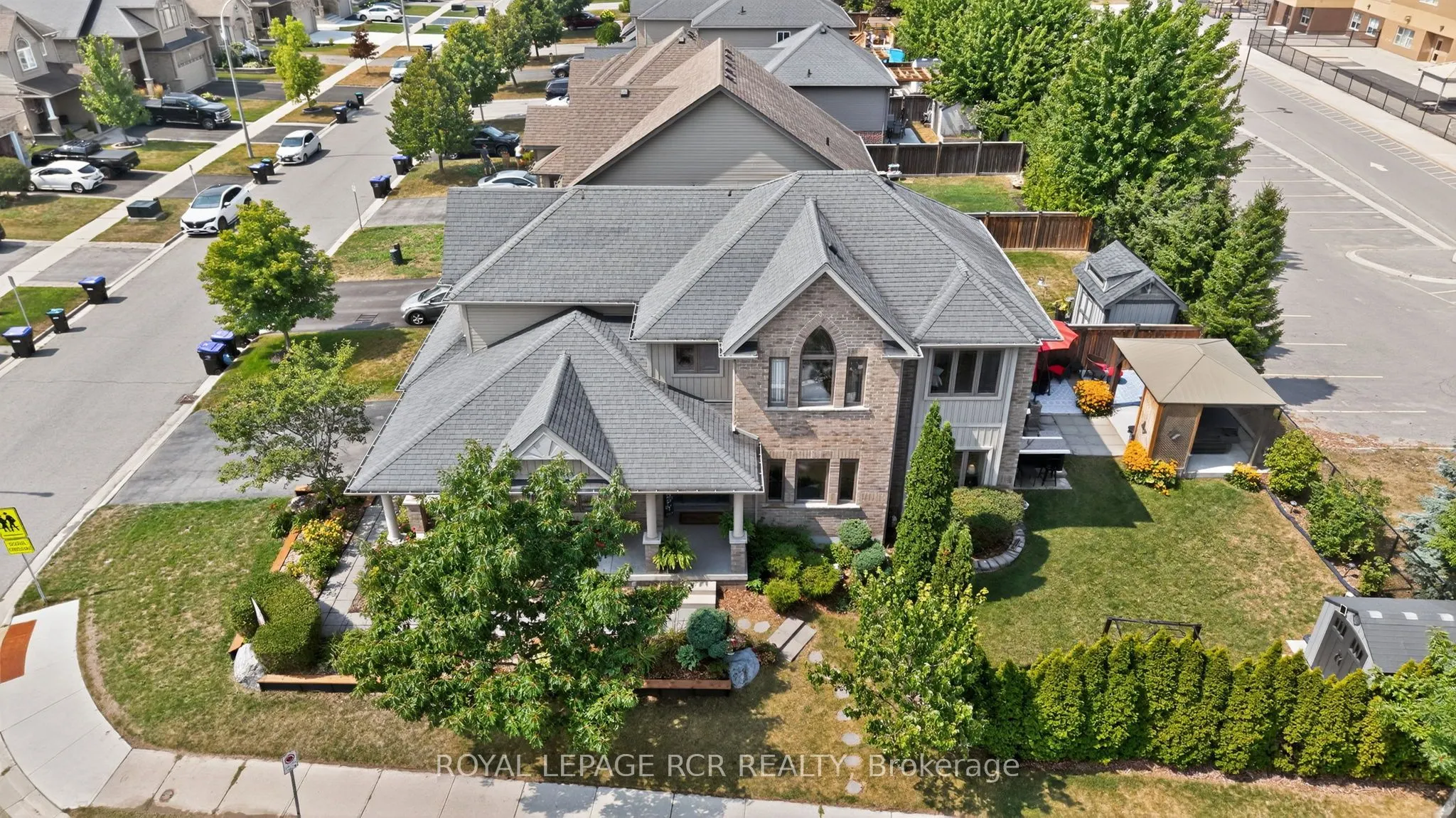 2 Irwin Crescent