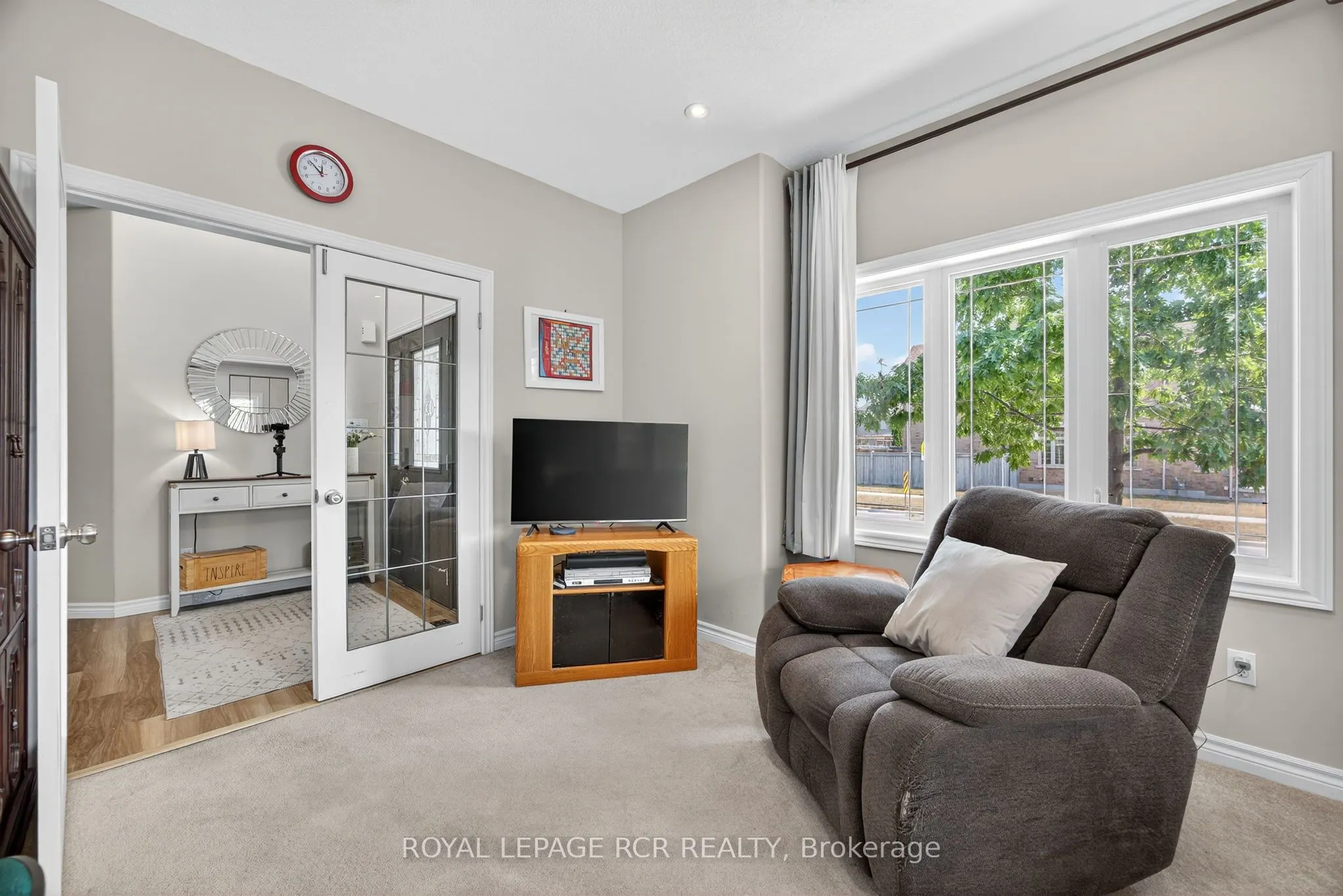 2 Irwin Crescent