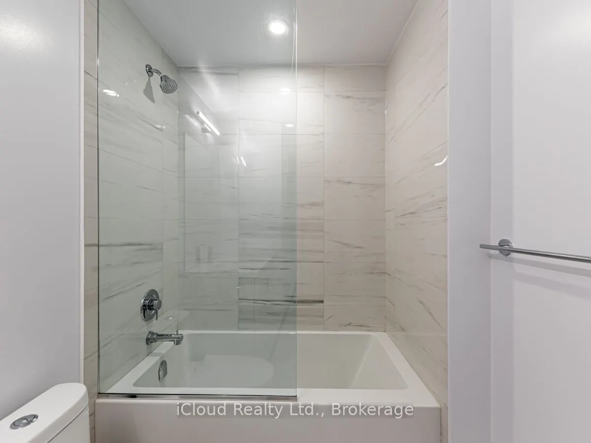 38 Honeycrisp Crescent, #1011