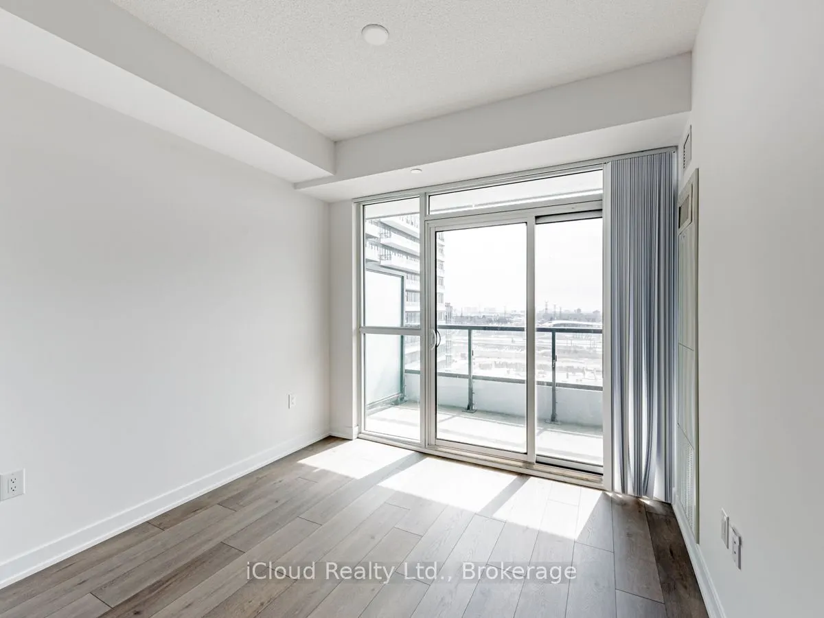 38 Honeycrisp Crescent, #1011