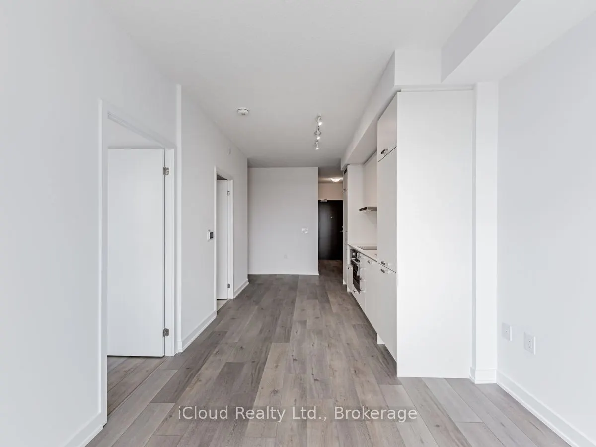 38 Honeycrisp Crescent, #1011
