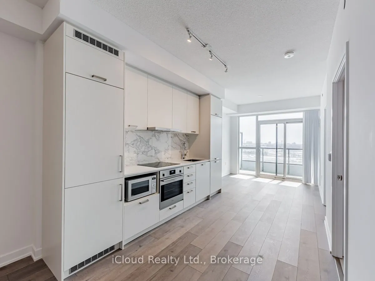 38 Honeycrisp Crescent, #1011