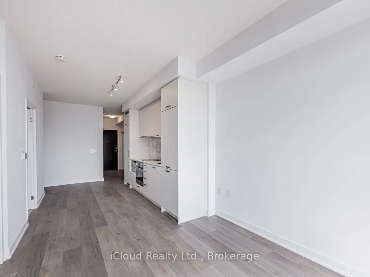 38 Honeycrisp Crescent, #1011