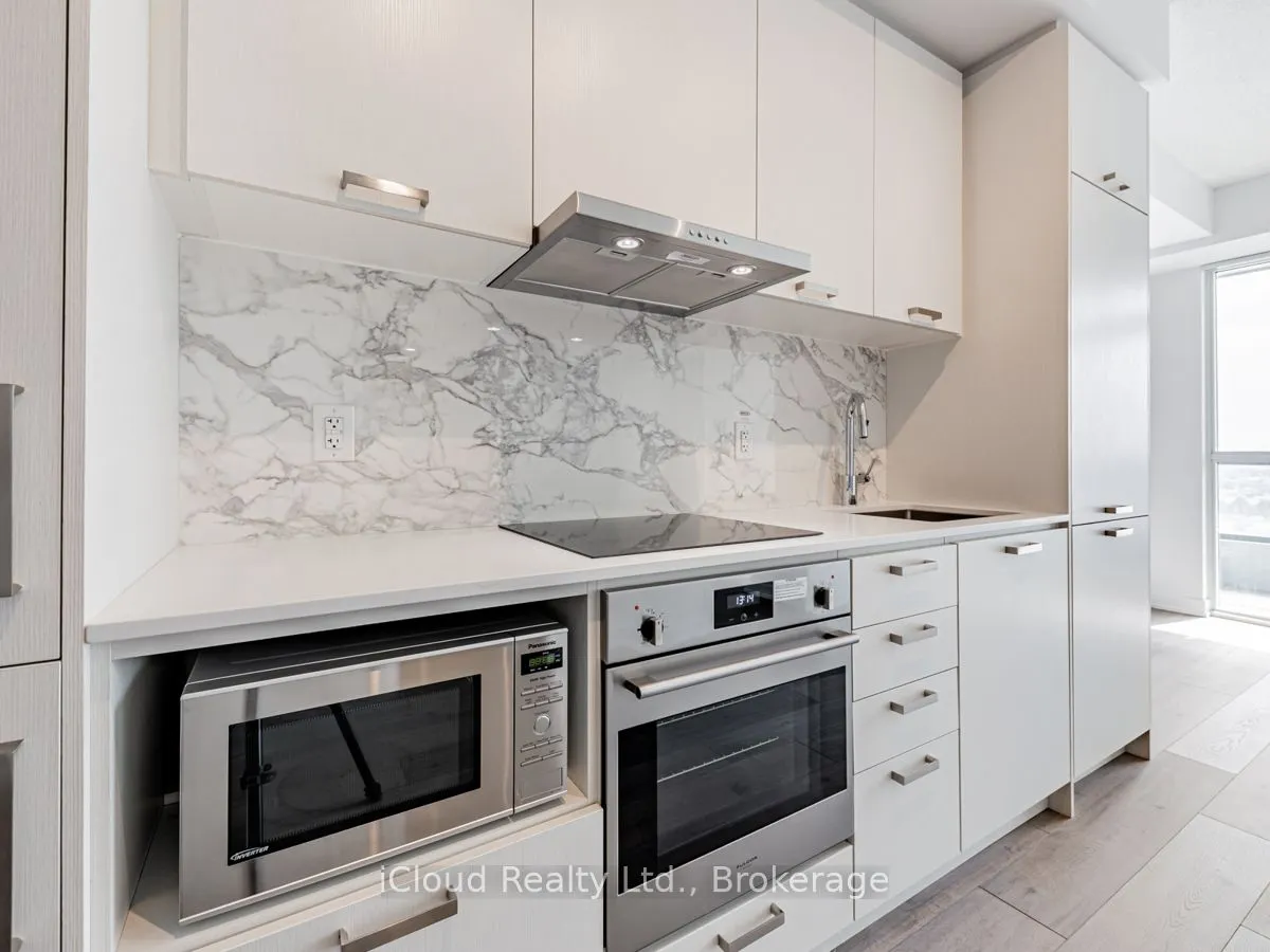 38 Honeycrisp Crescent, #1011
