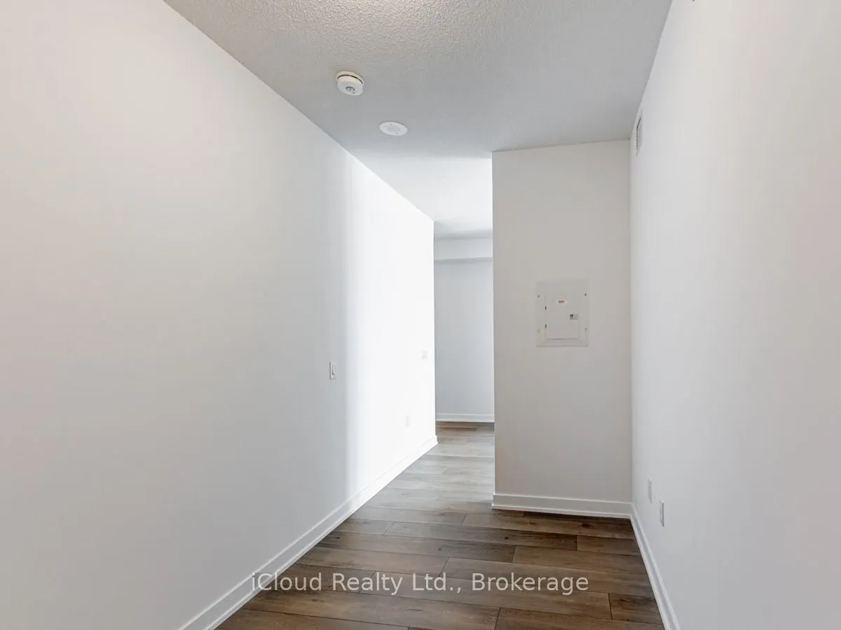 38 Honeycrisp Crescent, #1011