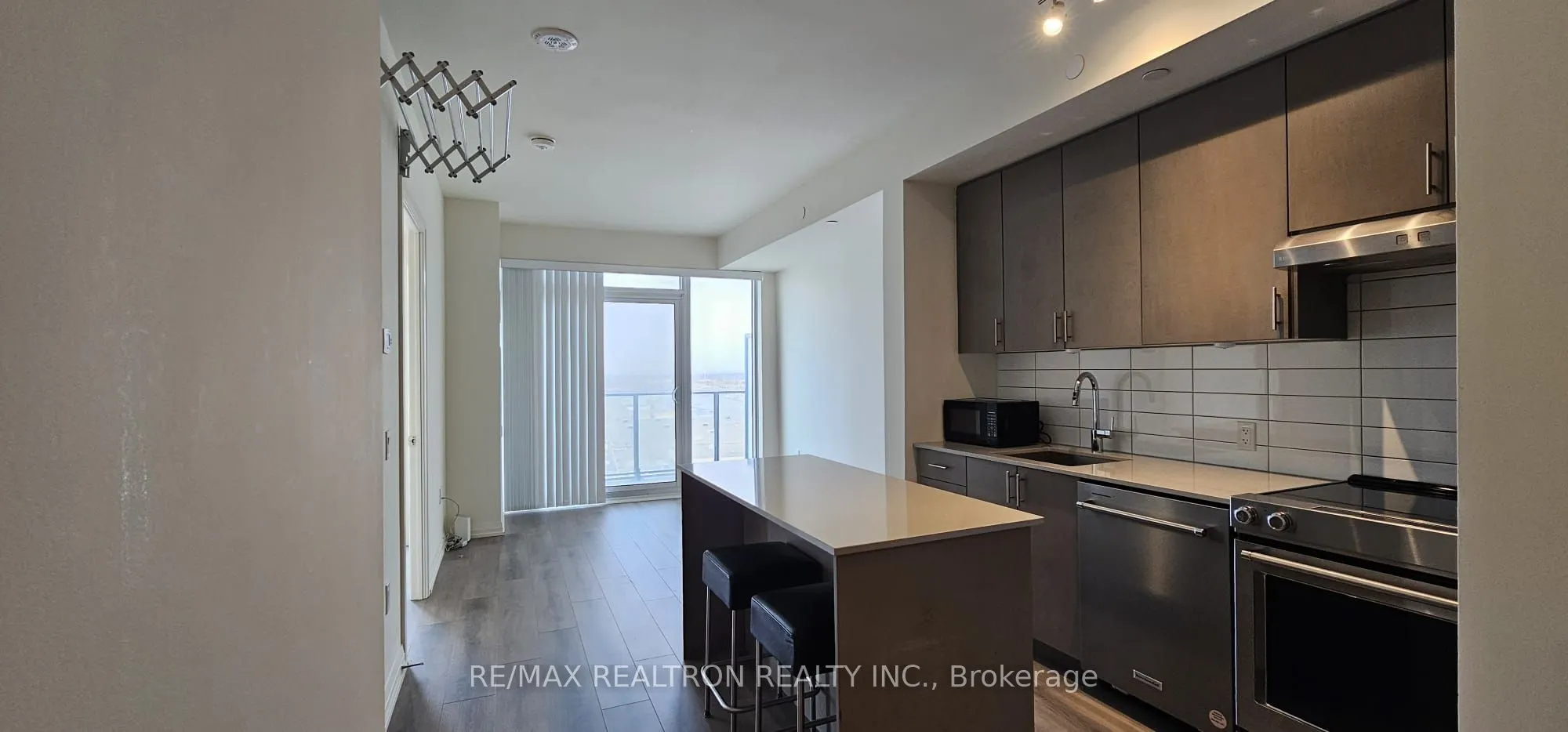 9000 Jane Street, #1220