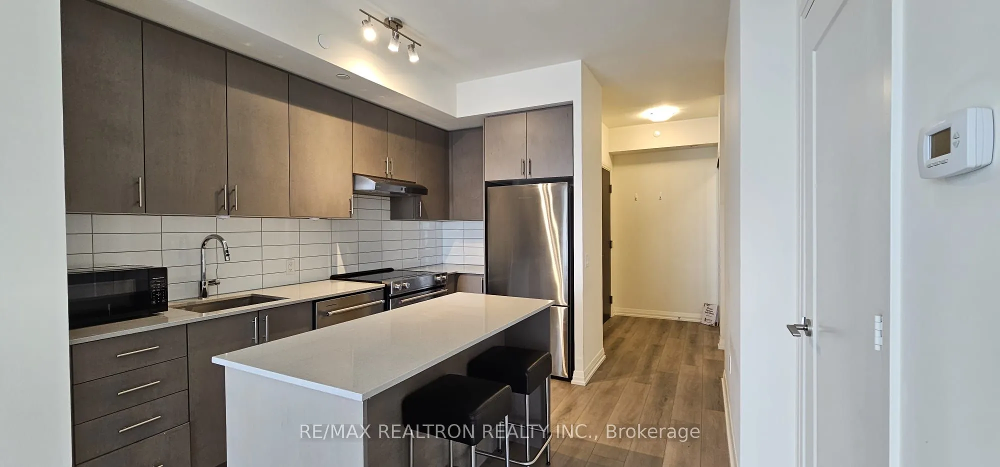 9000 Jane Street, #1220