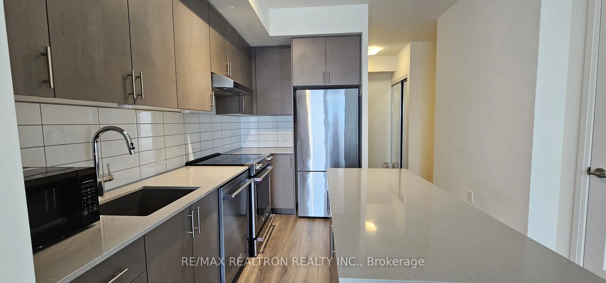 9000 Jane Street, #1220