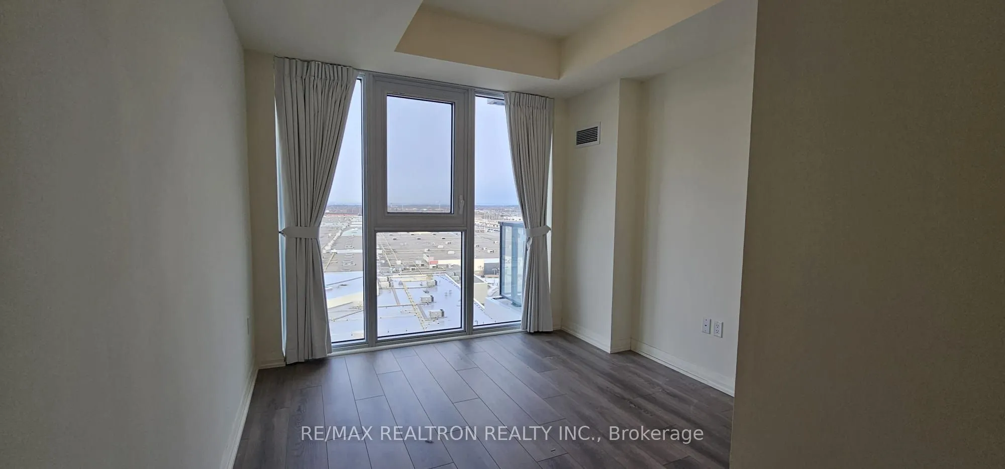 9000 Jane Street, #1220