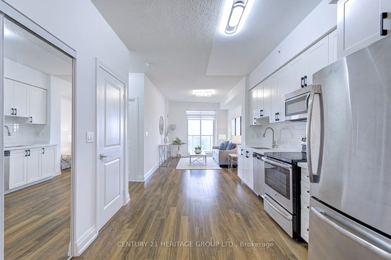 7171 Yonge Street, #1112