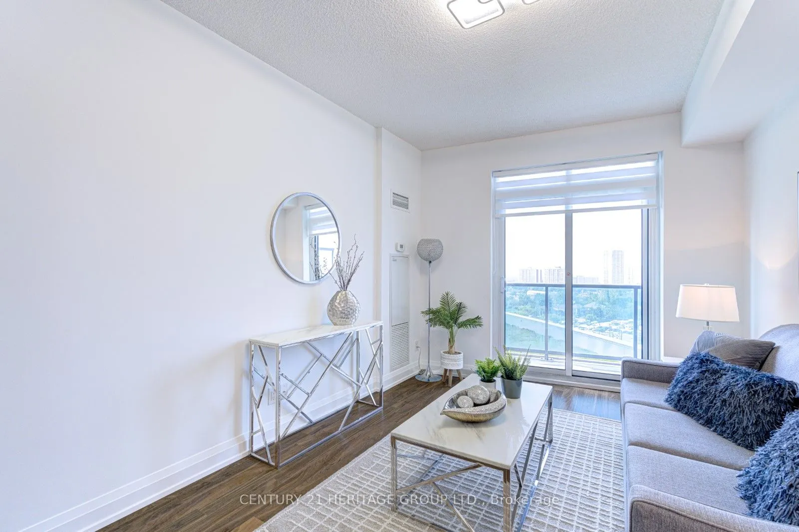 7171 Yonge Street, #1112