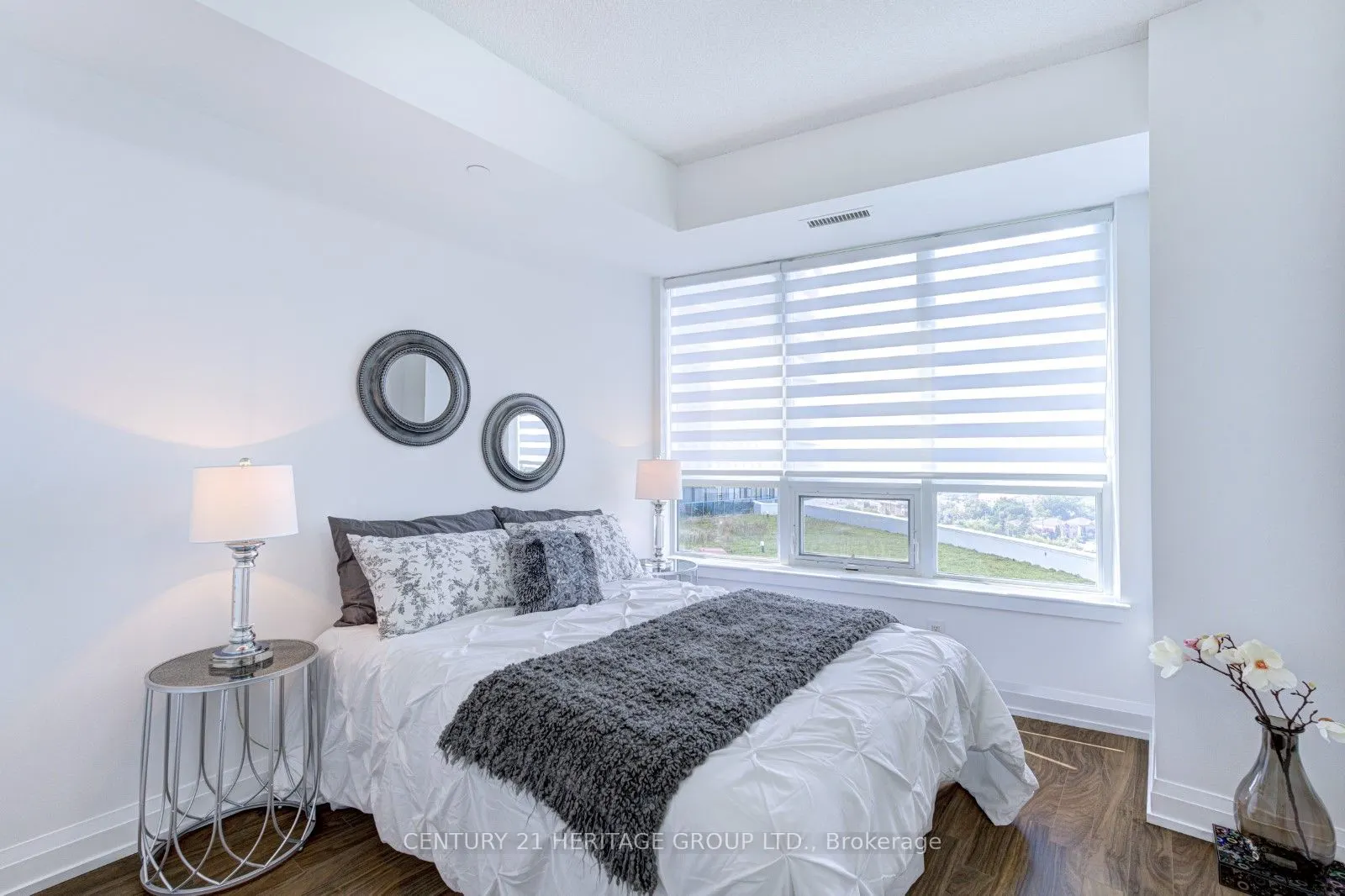 7171 Yonge Street, #1112