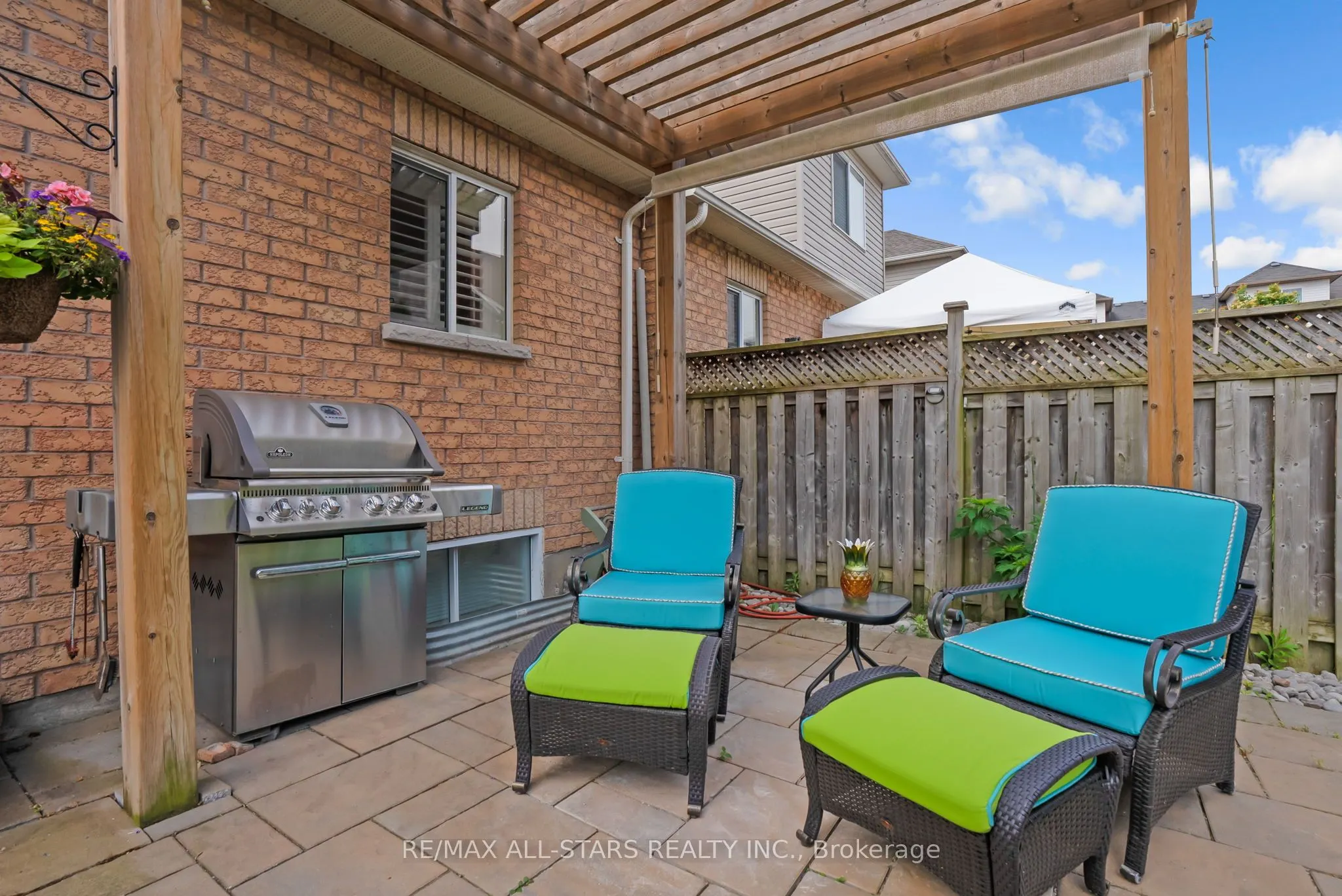 32 Meadows End Crescent