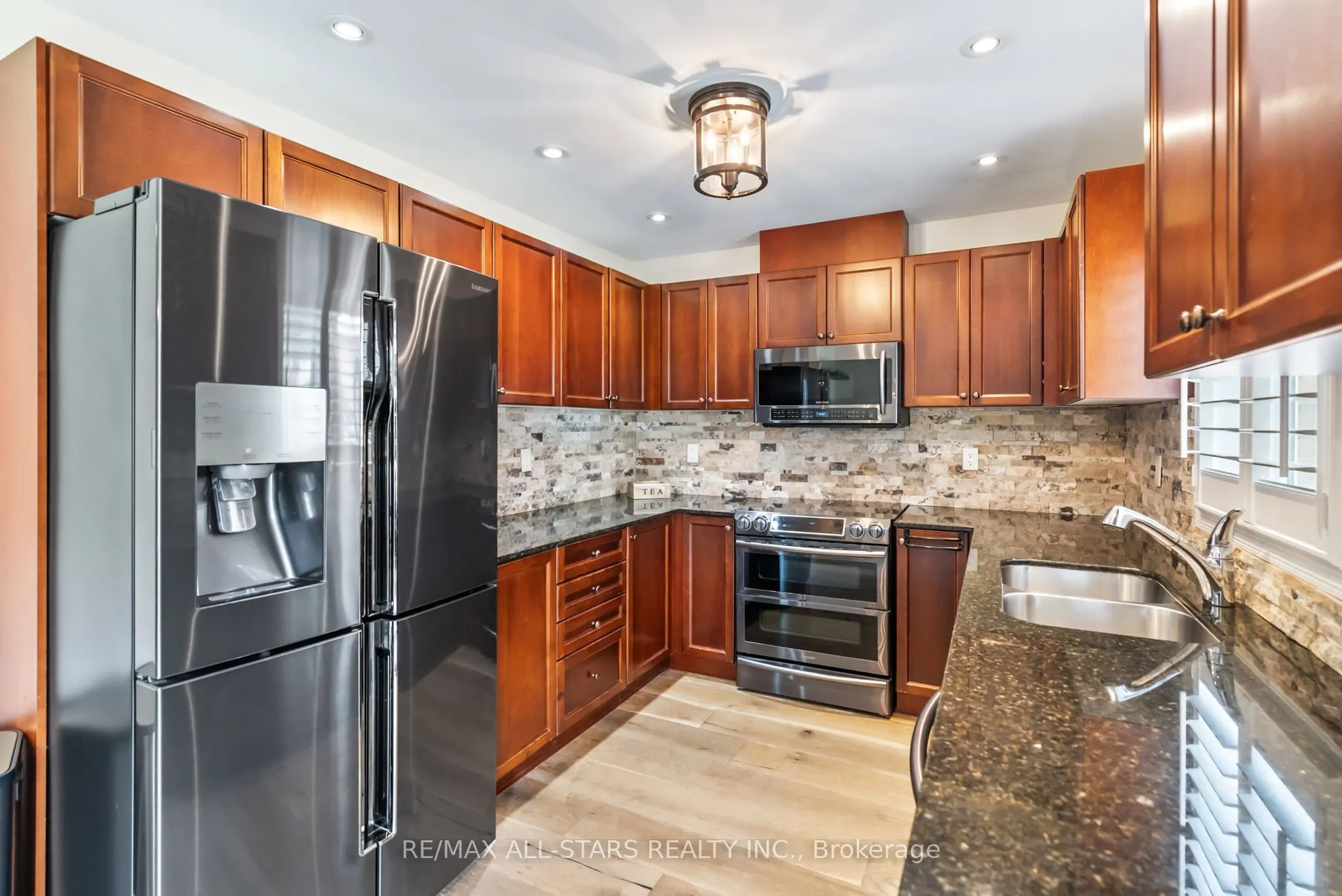 32 Meadows End Crescent