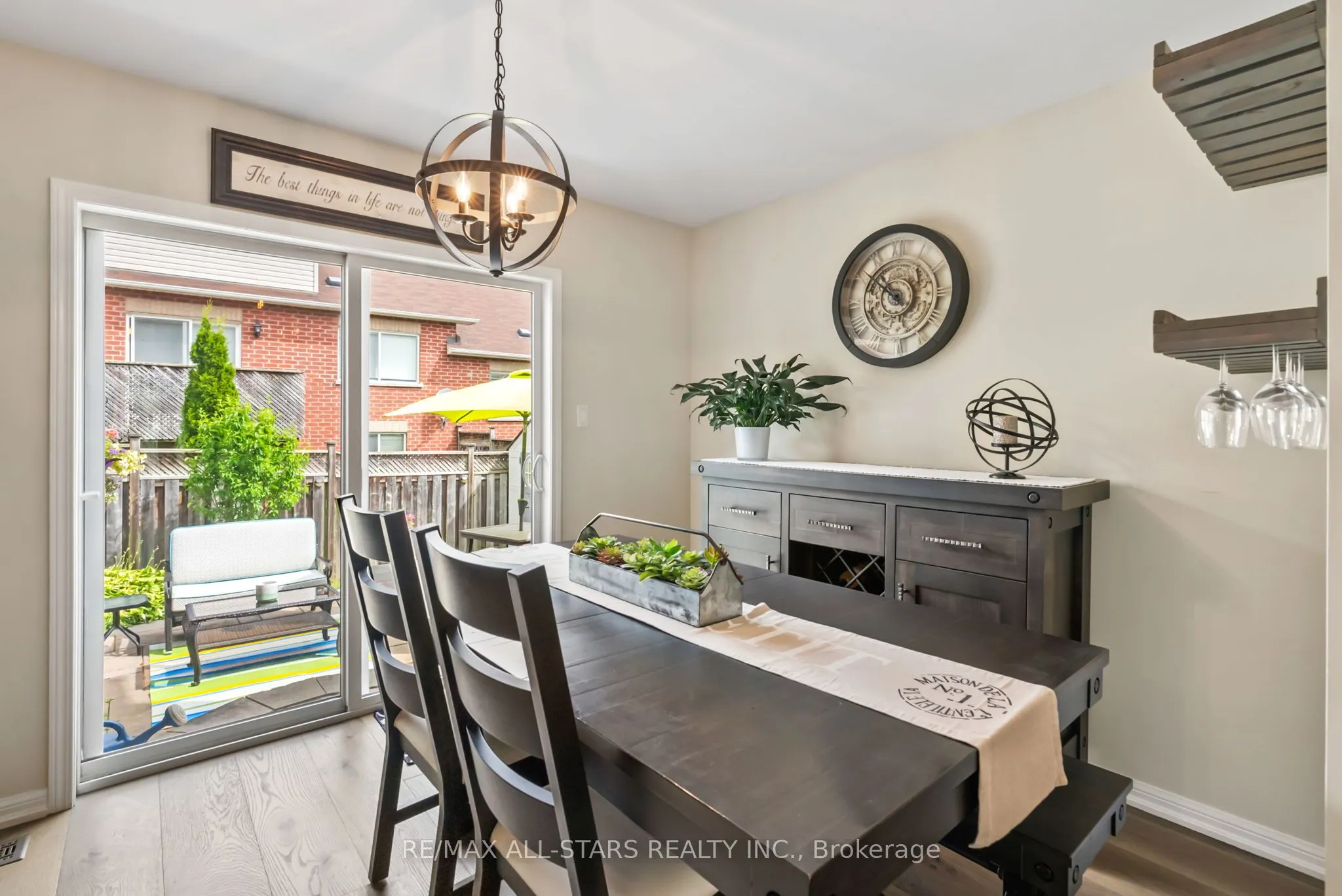 32 Meadows End Crescent