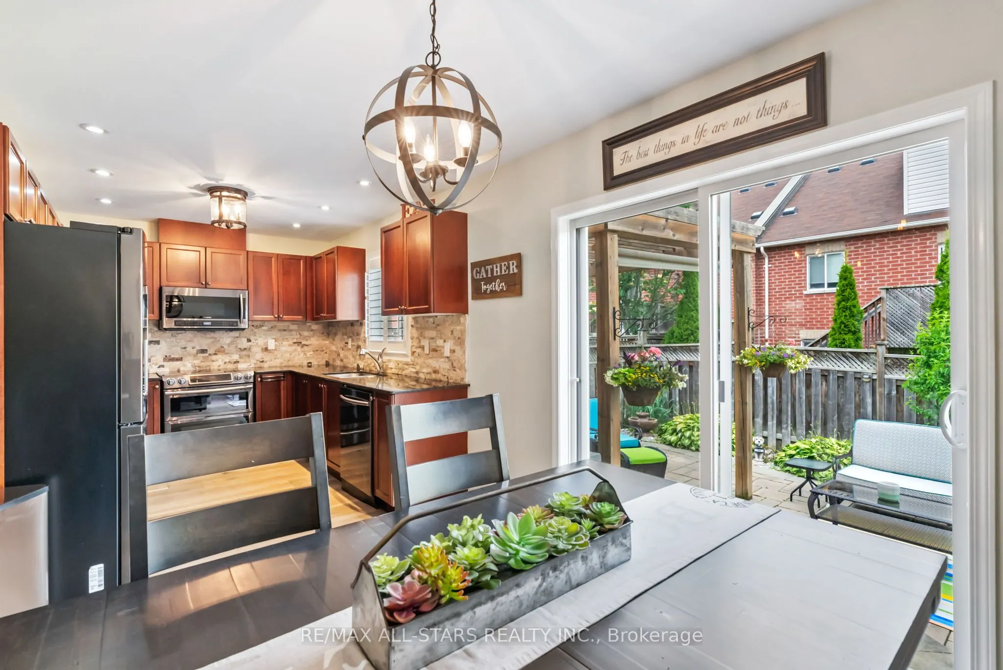 32 Meadows End Crescent
