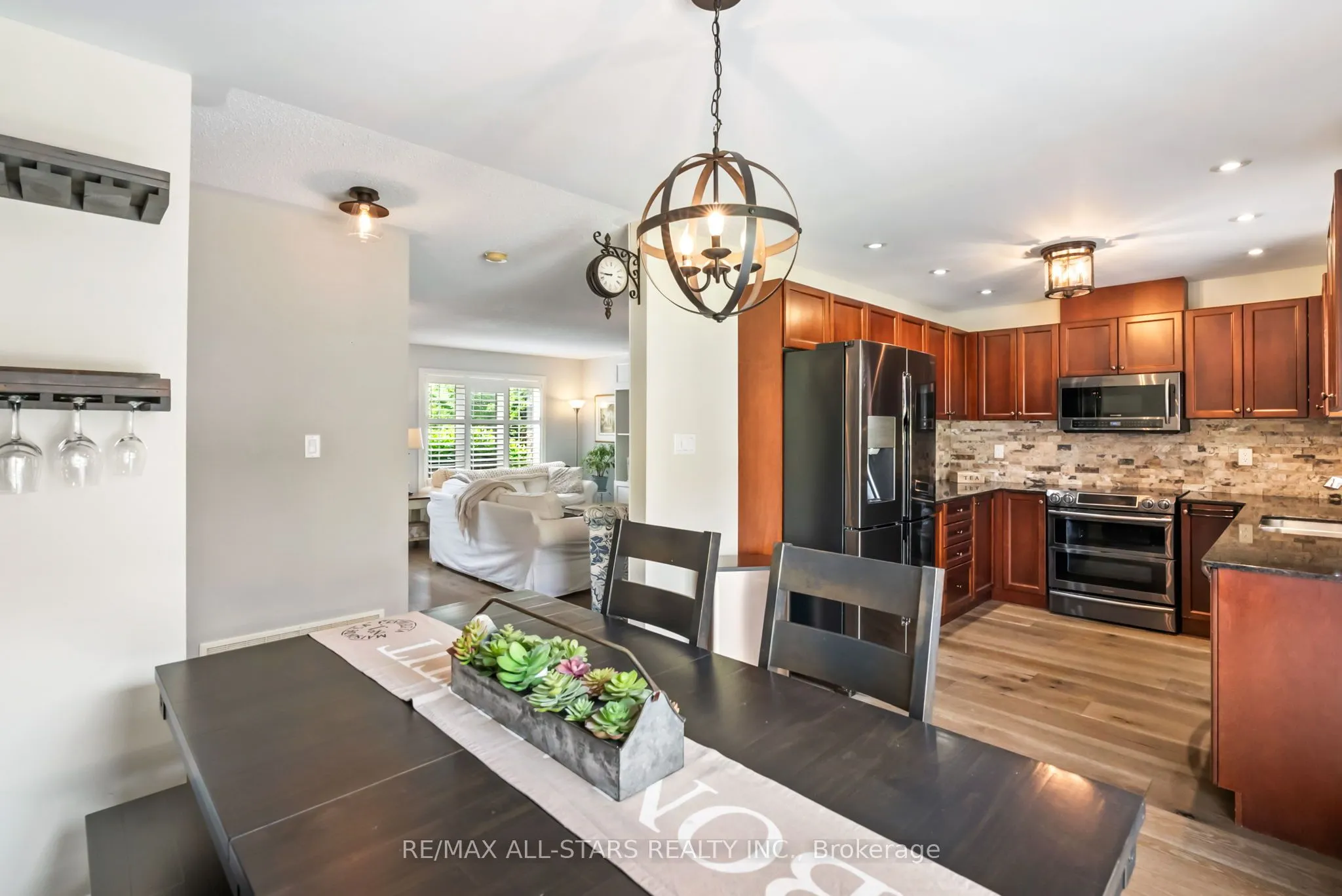 32 Meadows End Crescent