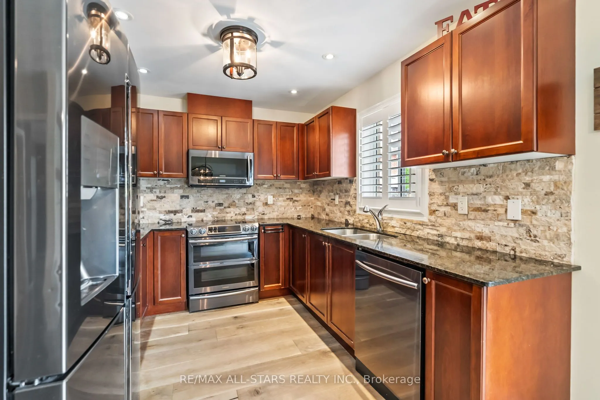32 Meadows End Crescent