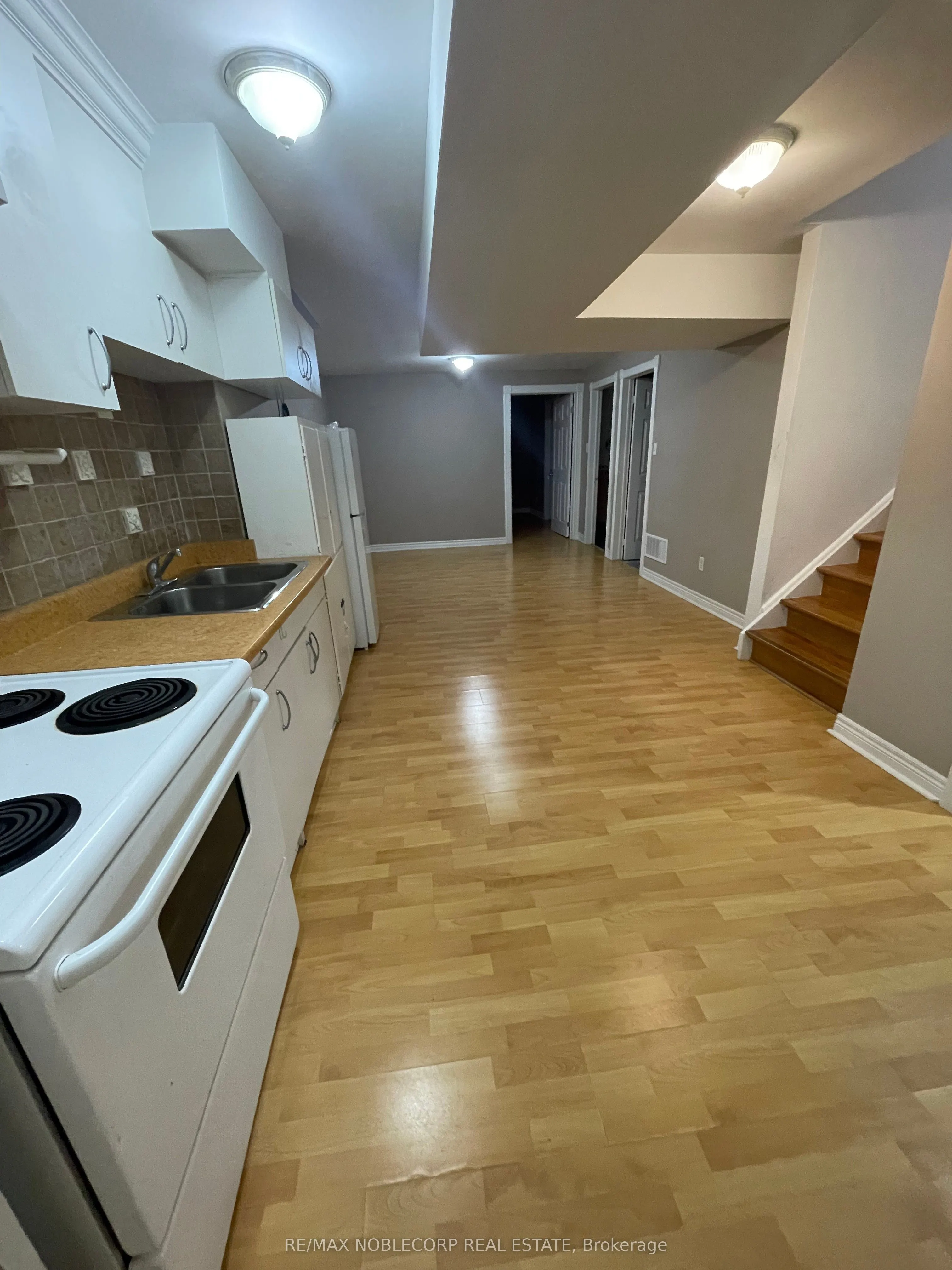 18 Kingly Crest Way, #Bsmt