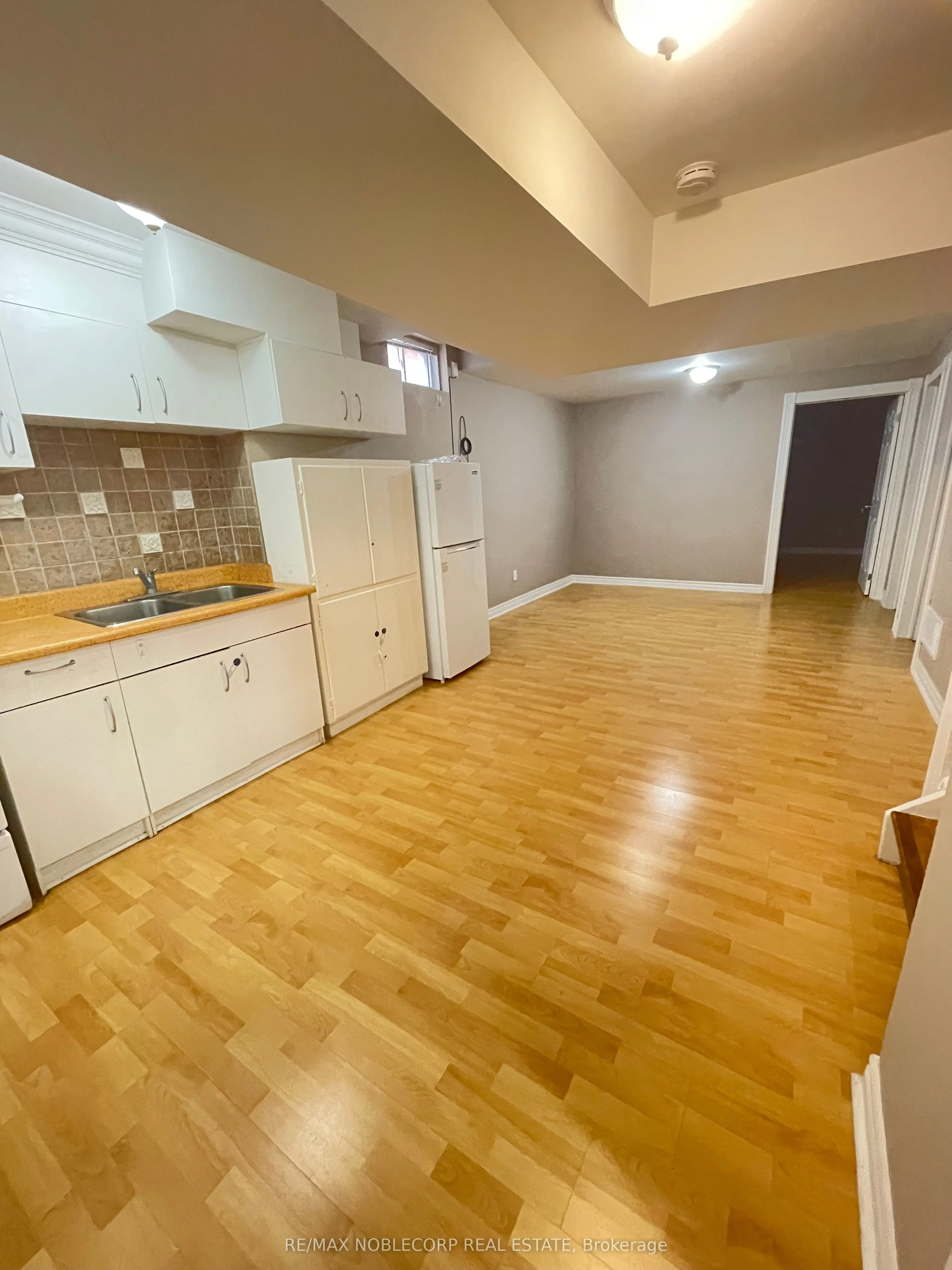 18 Kingly Crest Way, #Bsmt