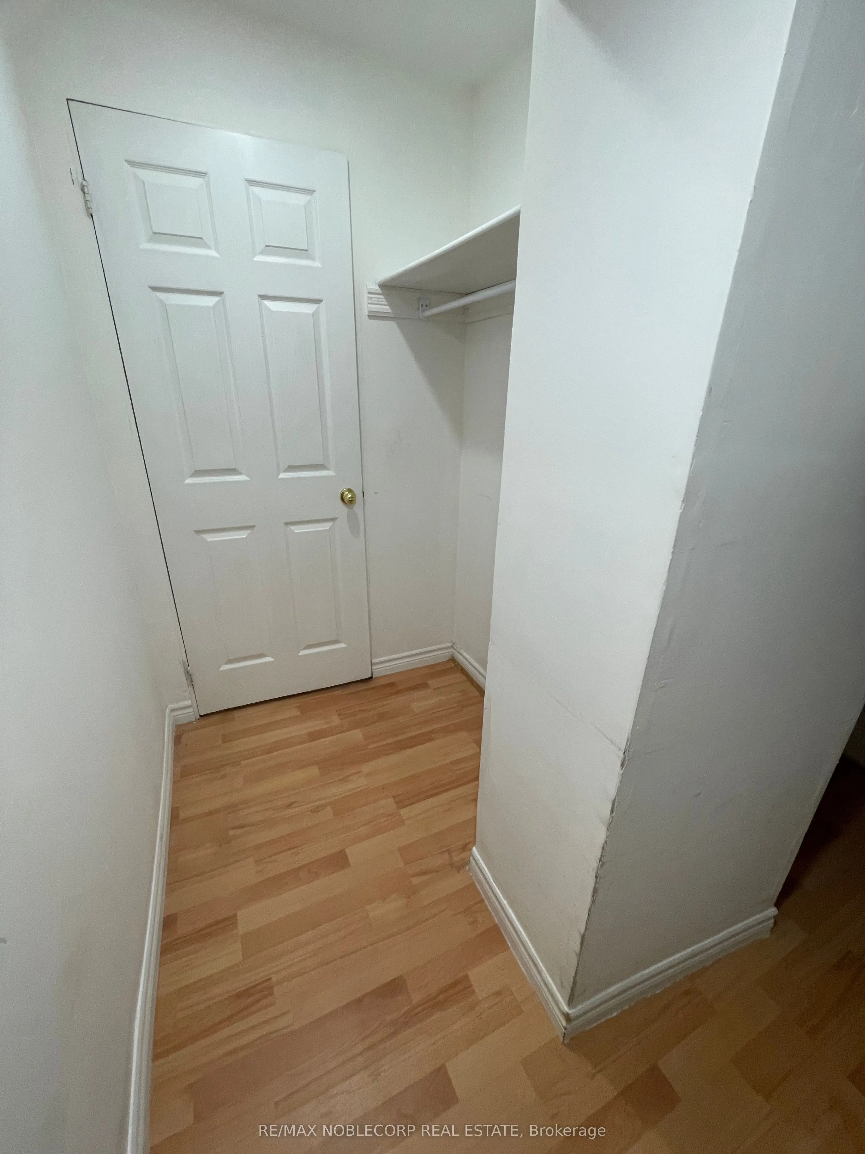 18 Kingly Crest Way, #Bsmt