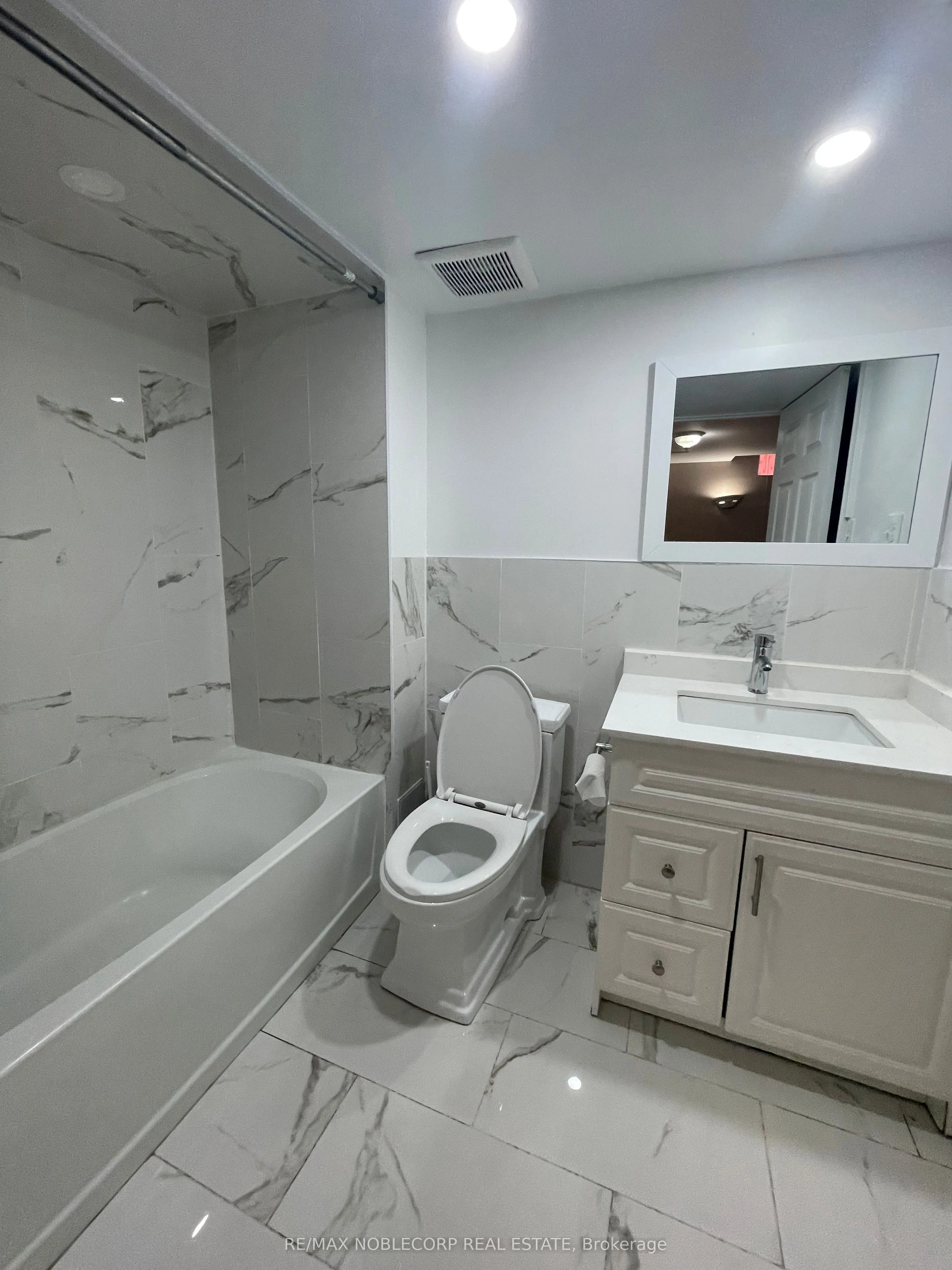 18 Kingly Crest Way, #Bsmt